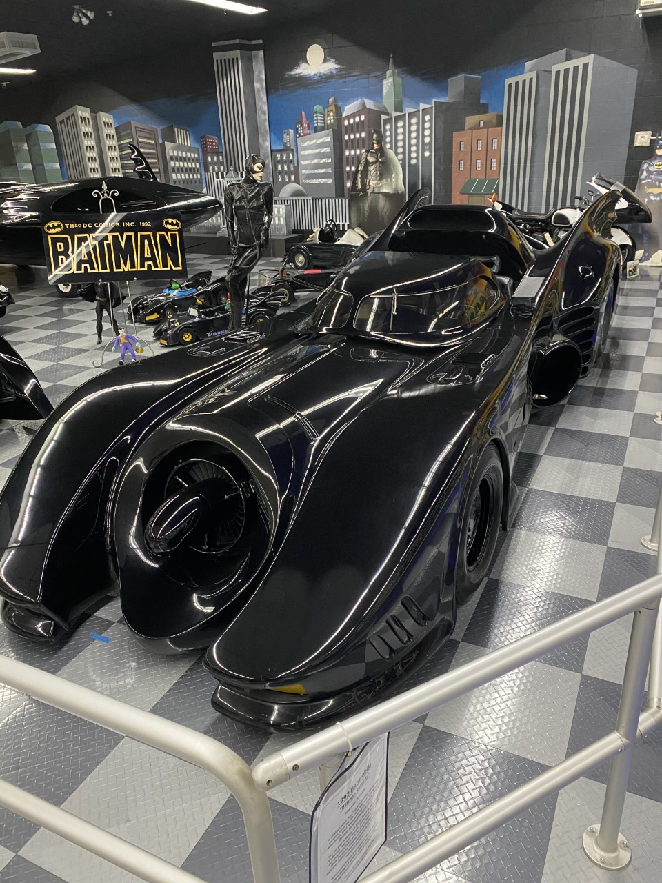 There Are Genuine Batmobiles At A Car Museum In Tallahassee – WMMO
