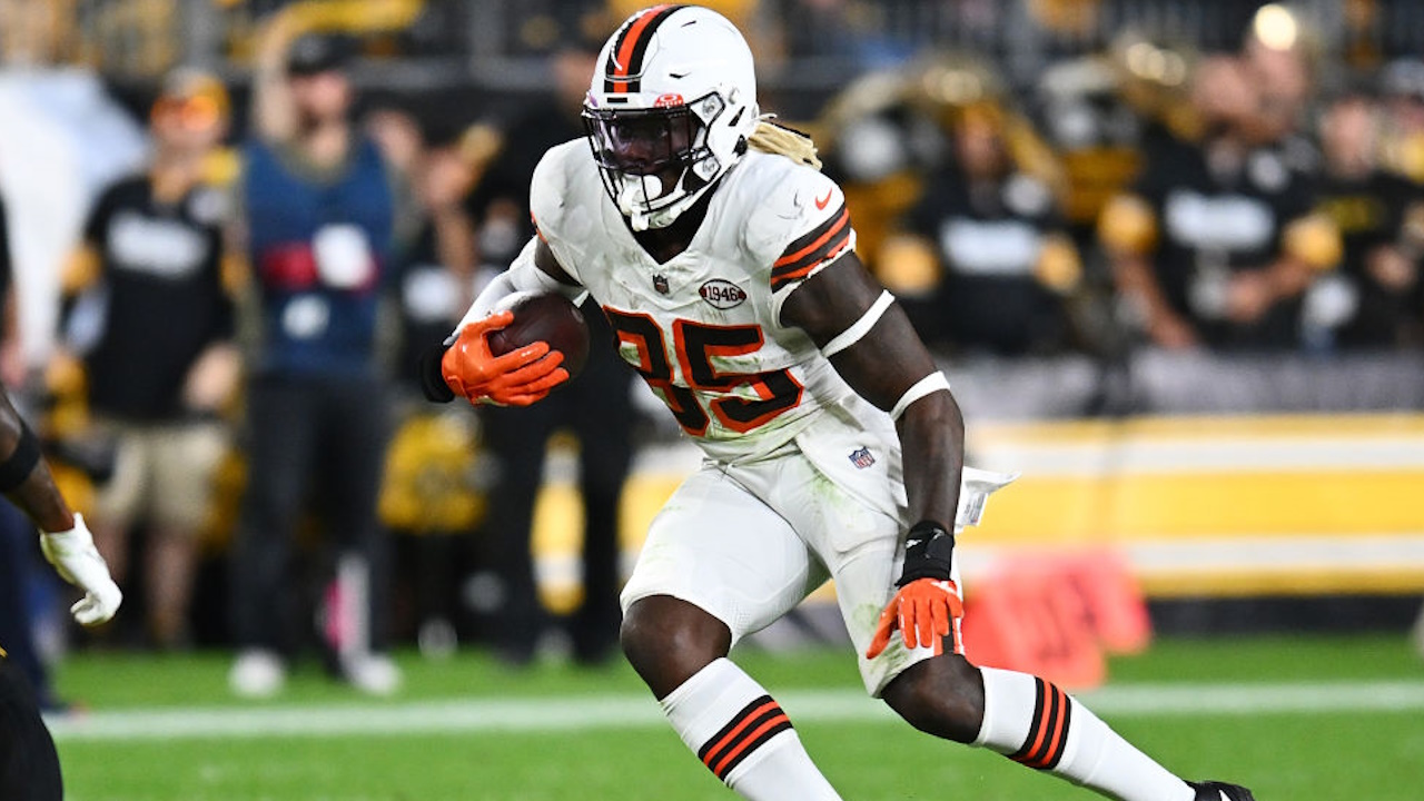 Browns TE David Njoku suffers burns in household accident