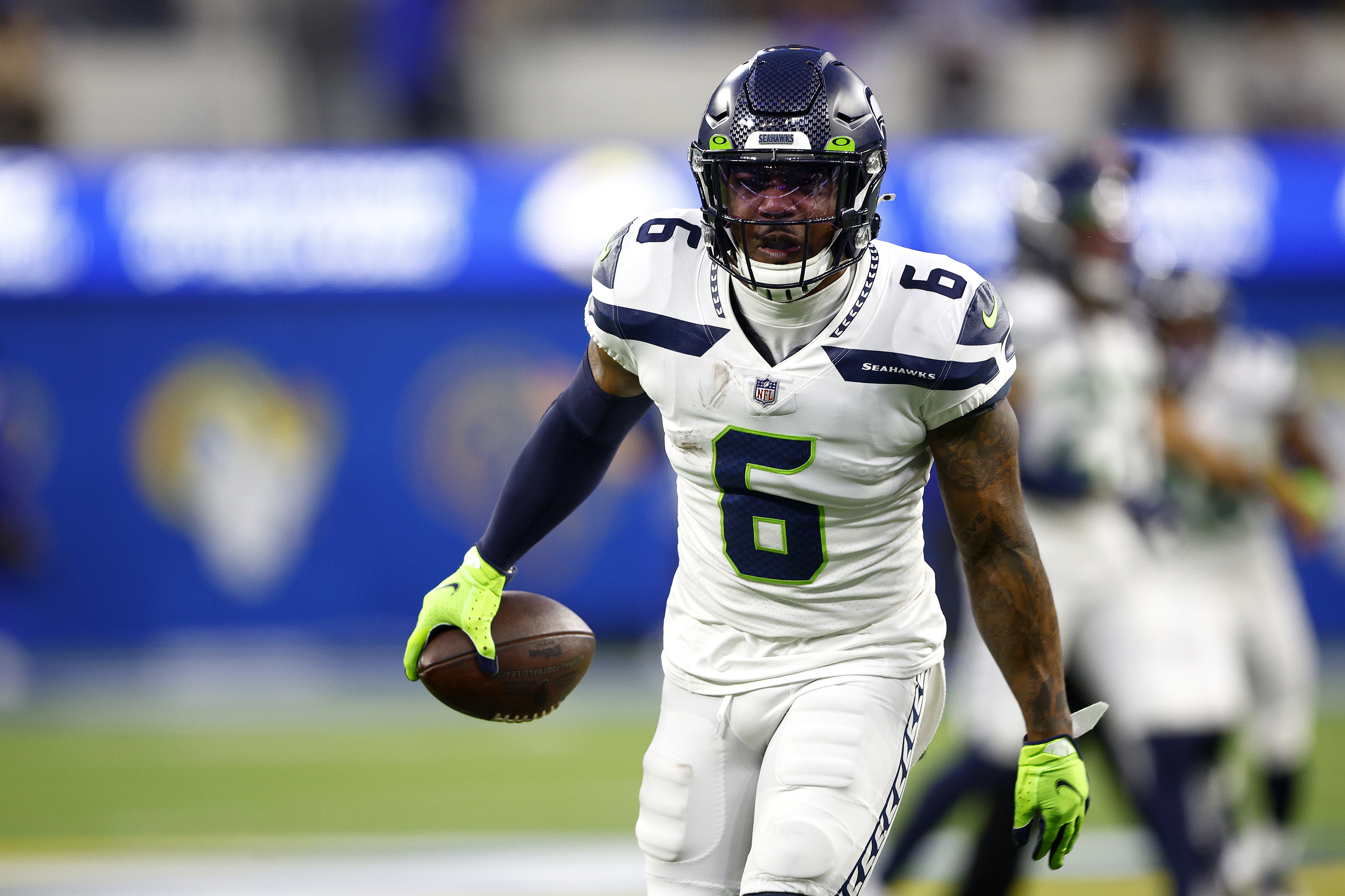 Quandre Diggs chooses comfort in returning to Seahawks - The Columbian