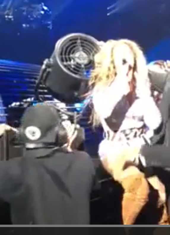 VIDEO: Singer Beyonce's hair caught in stage fan during concert – WDBO