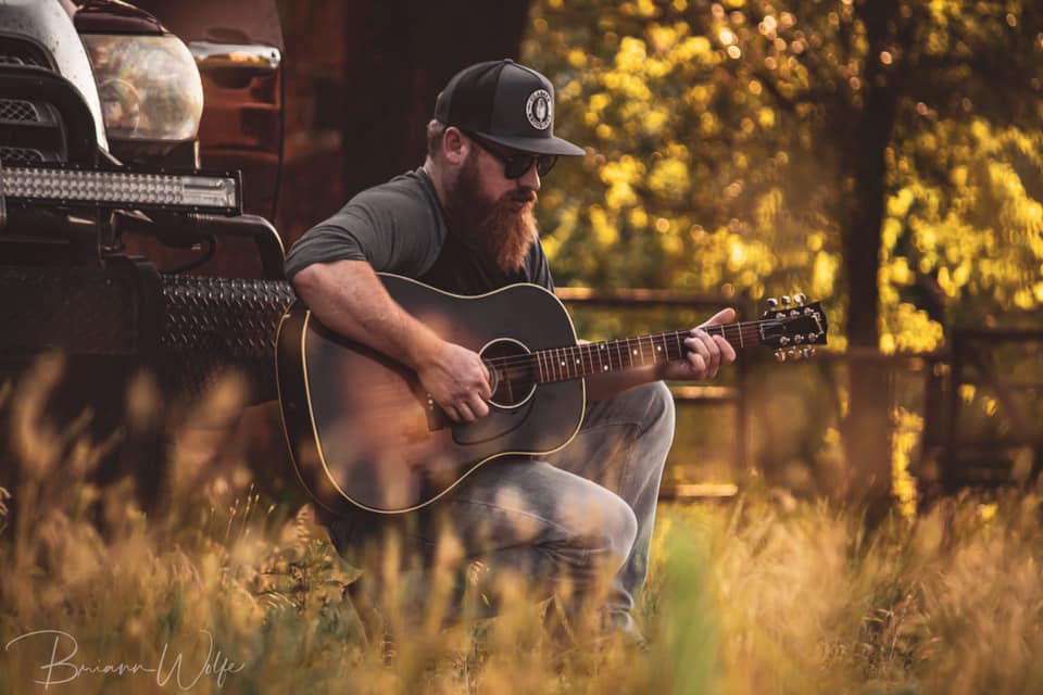 Okla. Red Dirt country musician unexpectedly dies hours after his wedding, community heartbroken – 102.3 KRMG