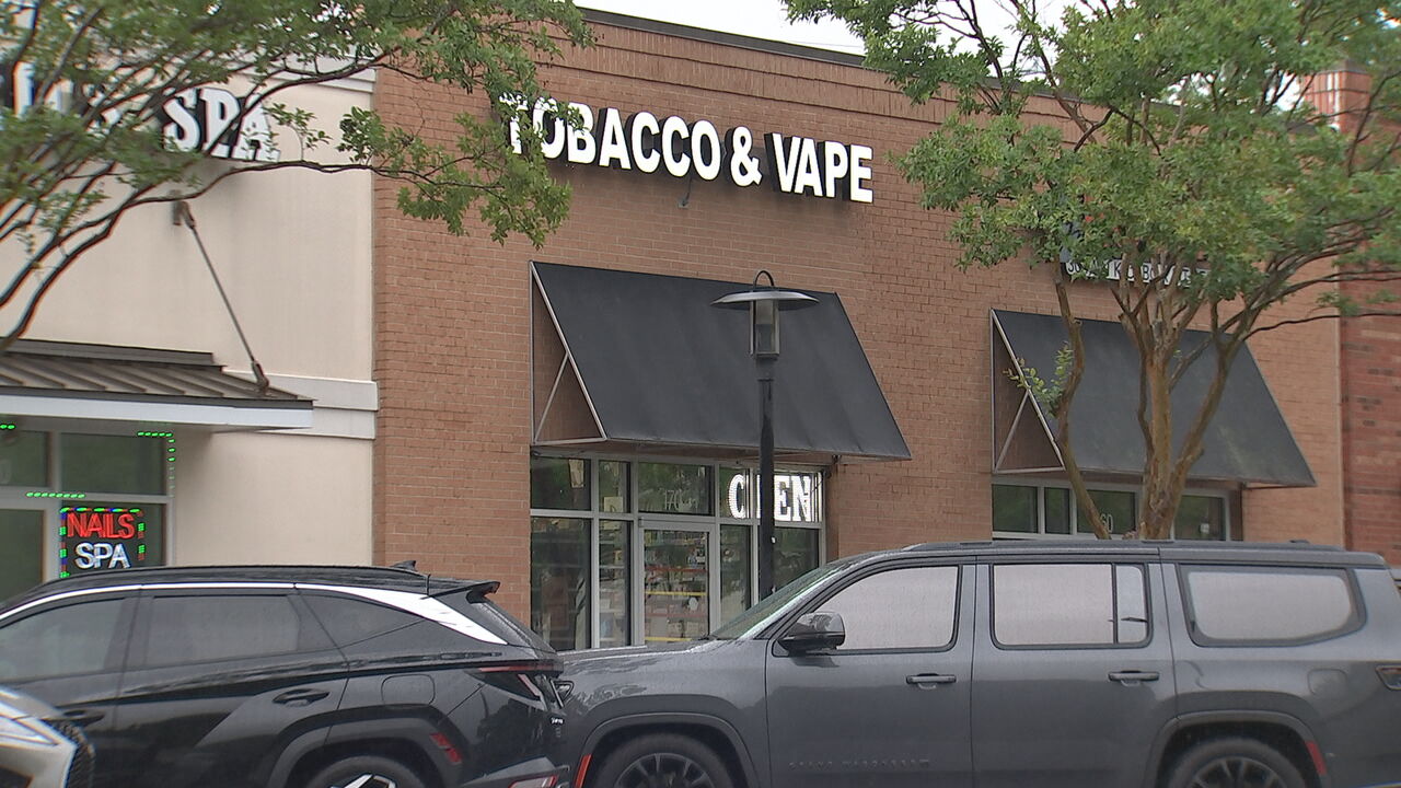 rapé tobacco shop Charlotte mother warns of danger after daughter's rape in local vape – WSOC TV Göteborgs Rapé Original Large Tobacco
