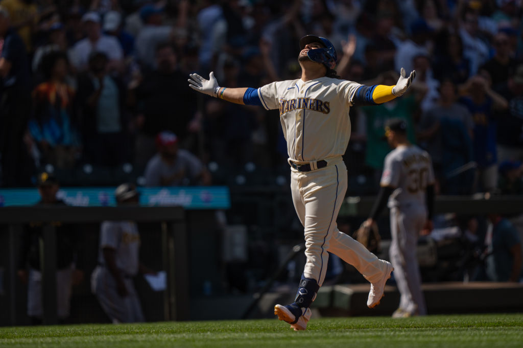 Eugenio Suarez strands the Pirates at Sea with walk off homer as Mariners  take series — Converge Media