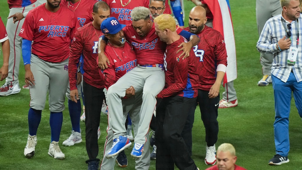 World Baseball Classic: United States walks off with win - Sports  Illustrated