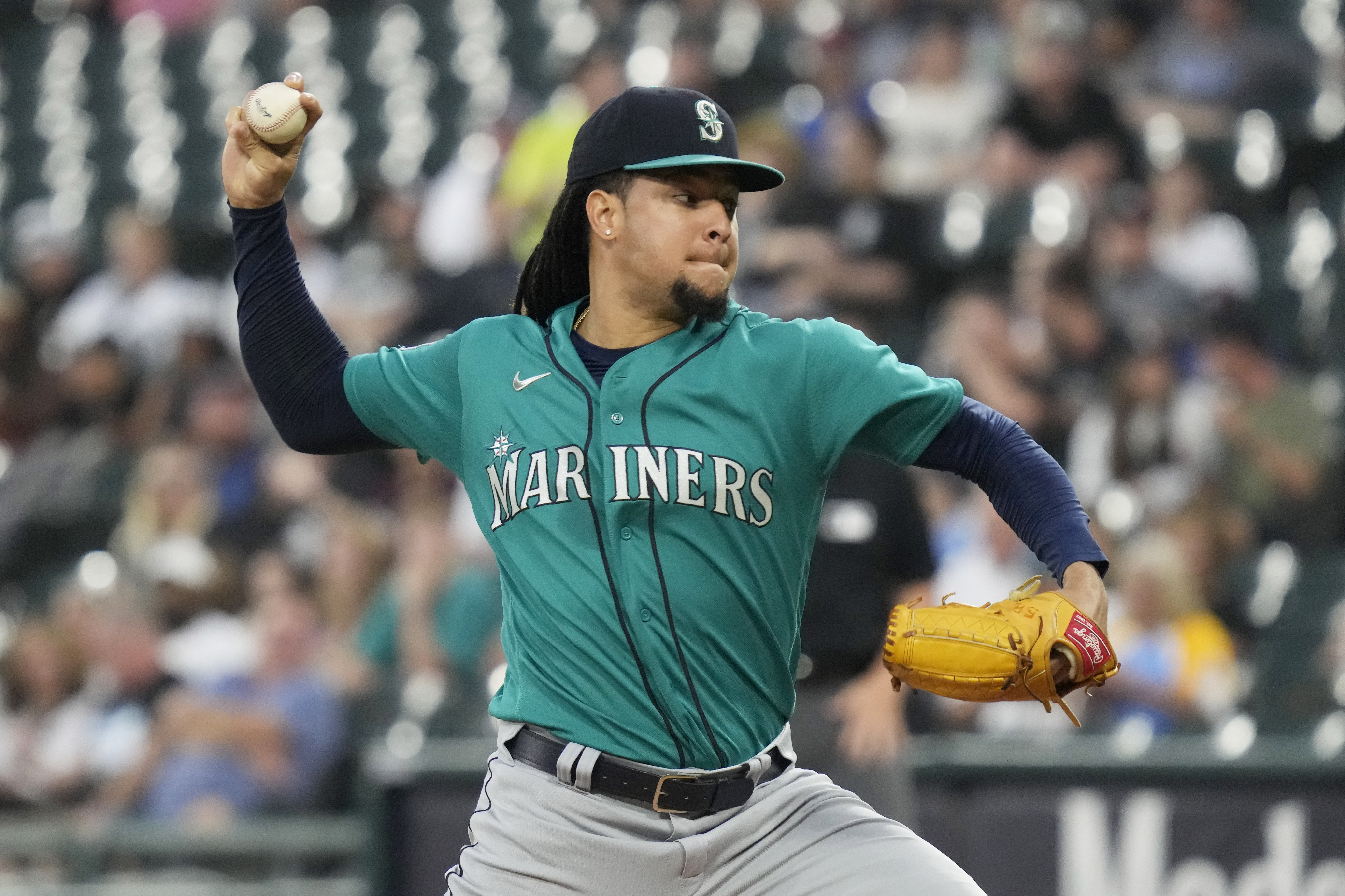 Cal Raleigh stars as Seattle Mariners pound Chicago White Sox 14-2