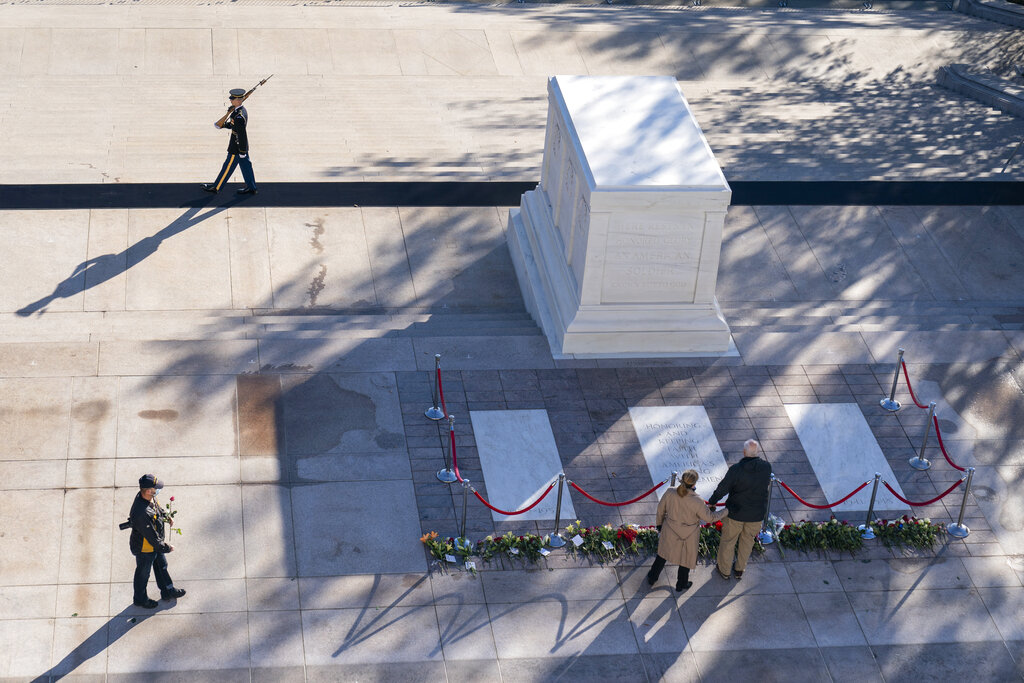 Tomb of the Unknown Soldier has first all-female guard change in history :  NPR