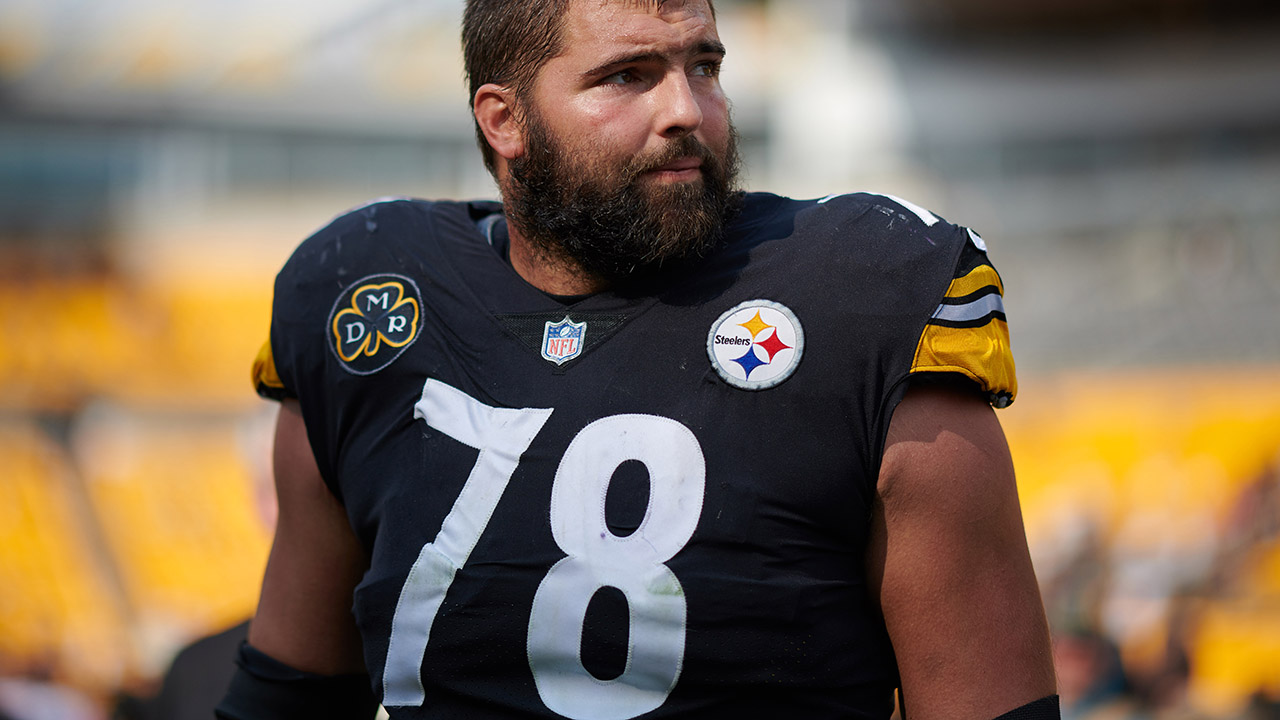 Former Steelers OL Alejandro Villanueva Joins FOX Deportes Broadcast Team