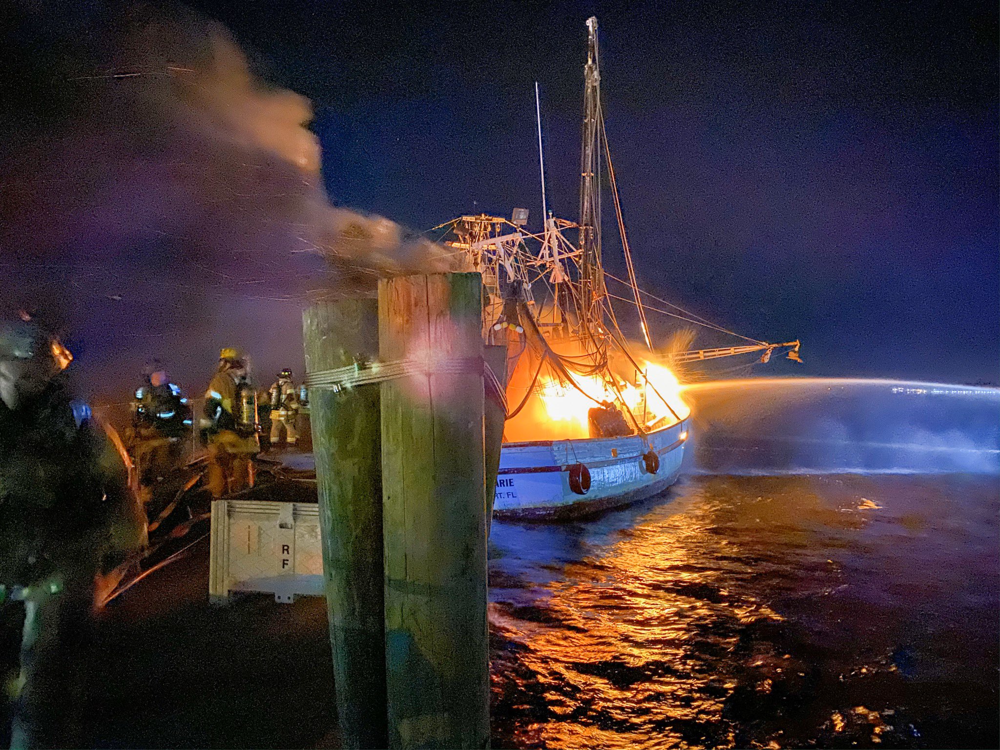 GALLERY Mayport shrimp boats catch fire 104.5 WOKV