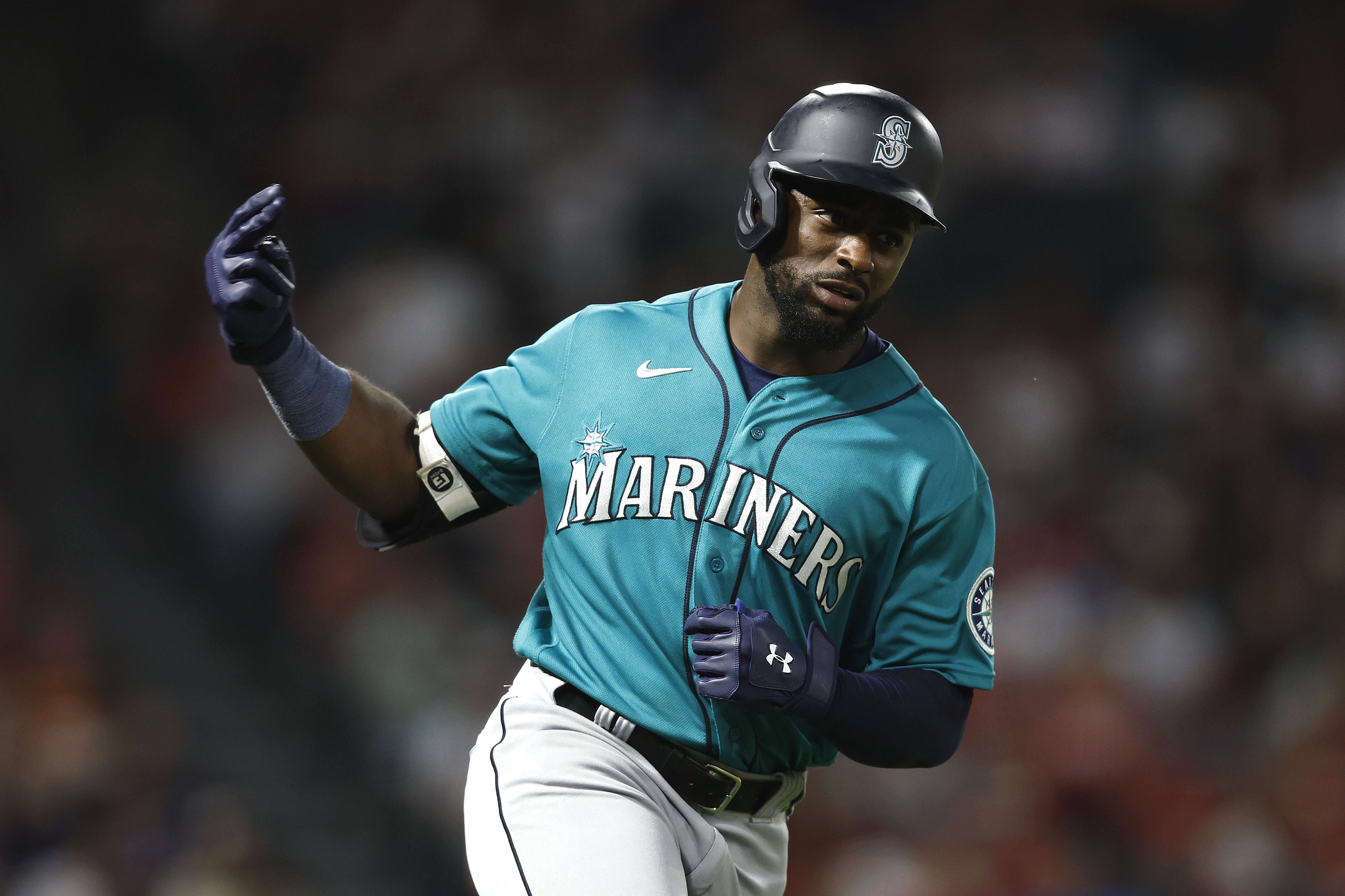 Seattle Mariners could go to a platoon in left field