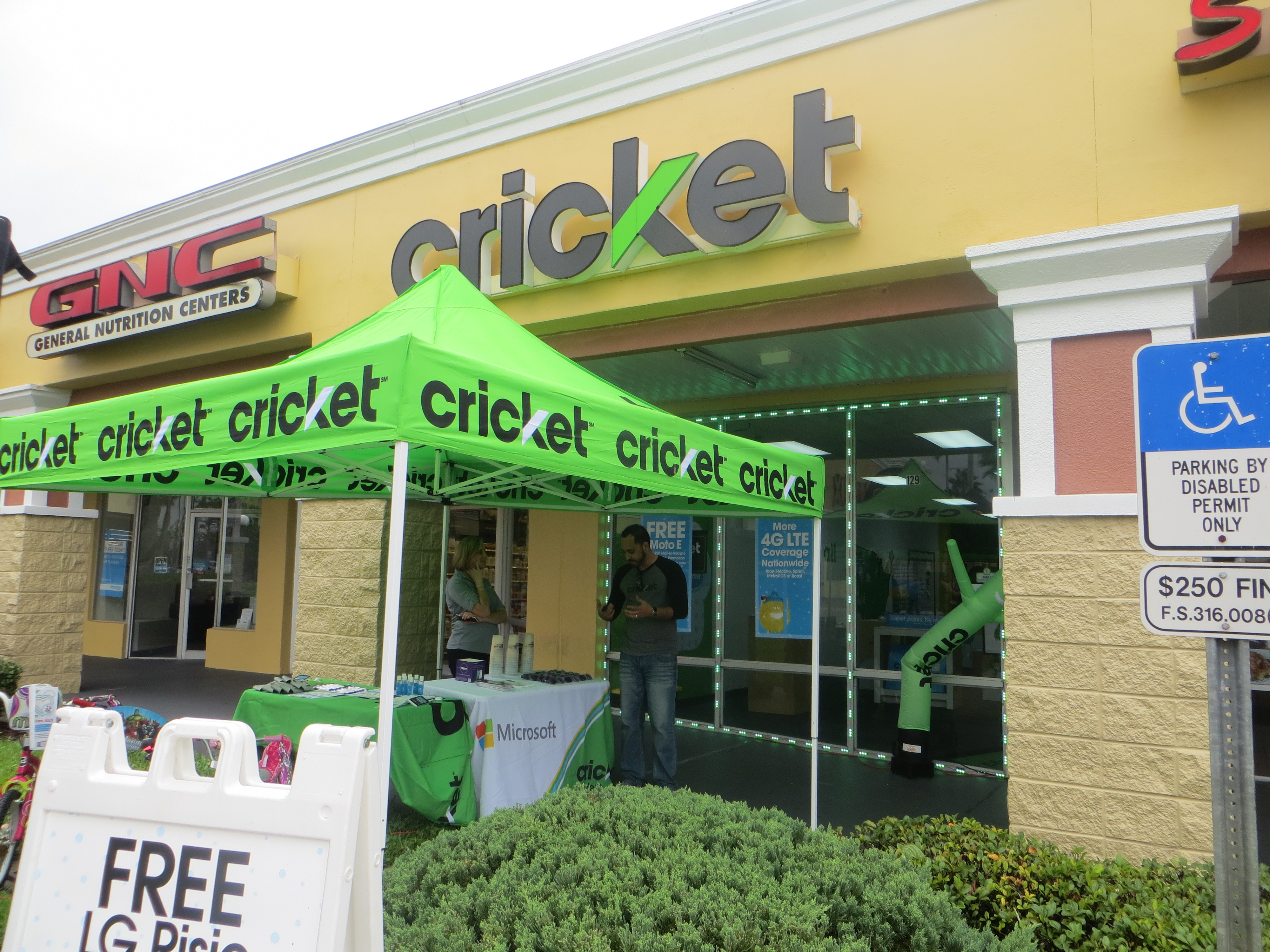 Cricket Wireless 121815 WMMO