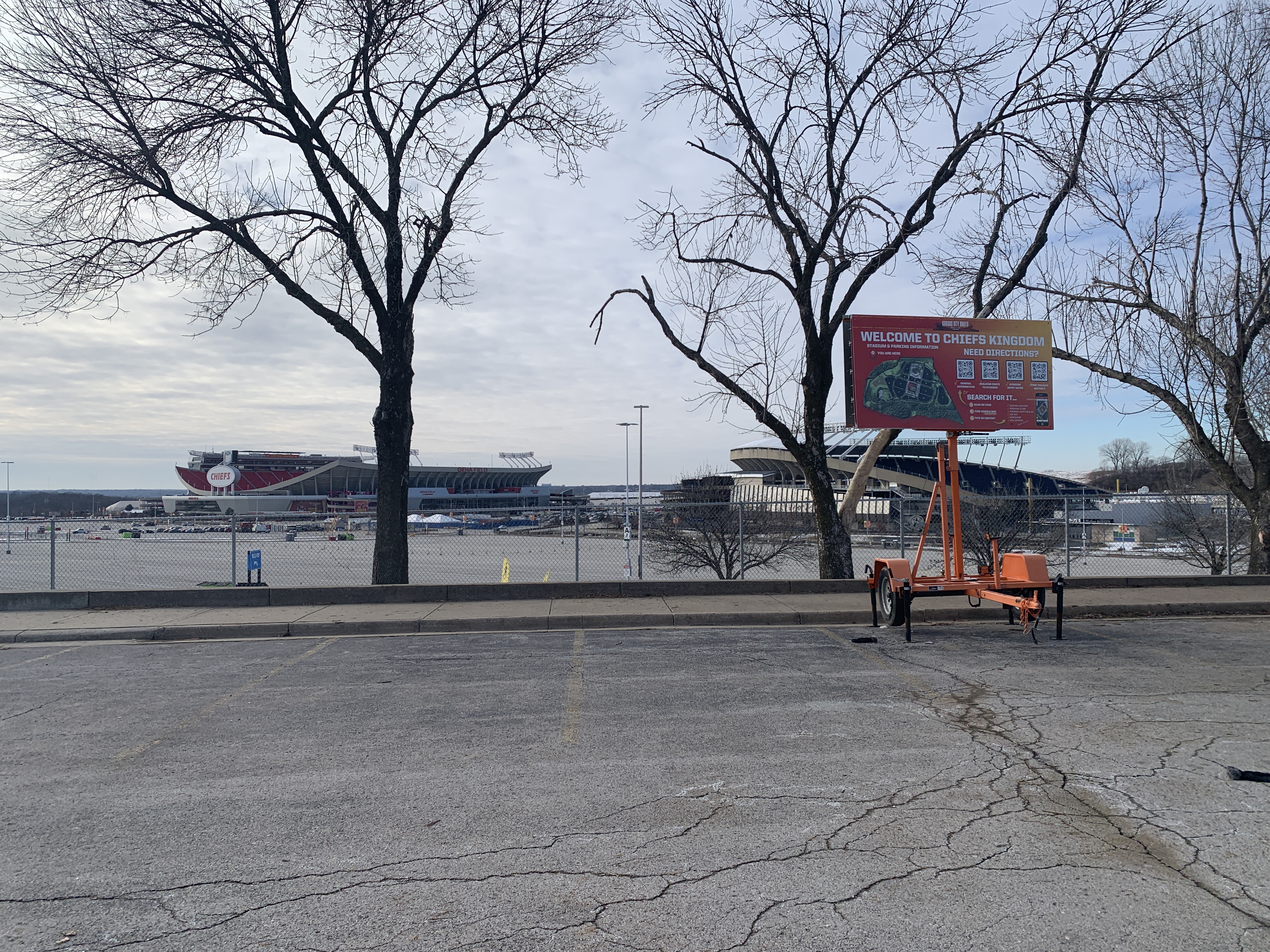 I wanted to run down here and get a good jersey;' Fans buying Bengals gear  ahead of Sunday's game – WHIO TV 7 and WHIO Radio