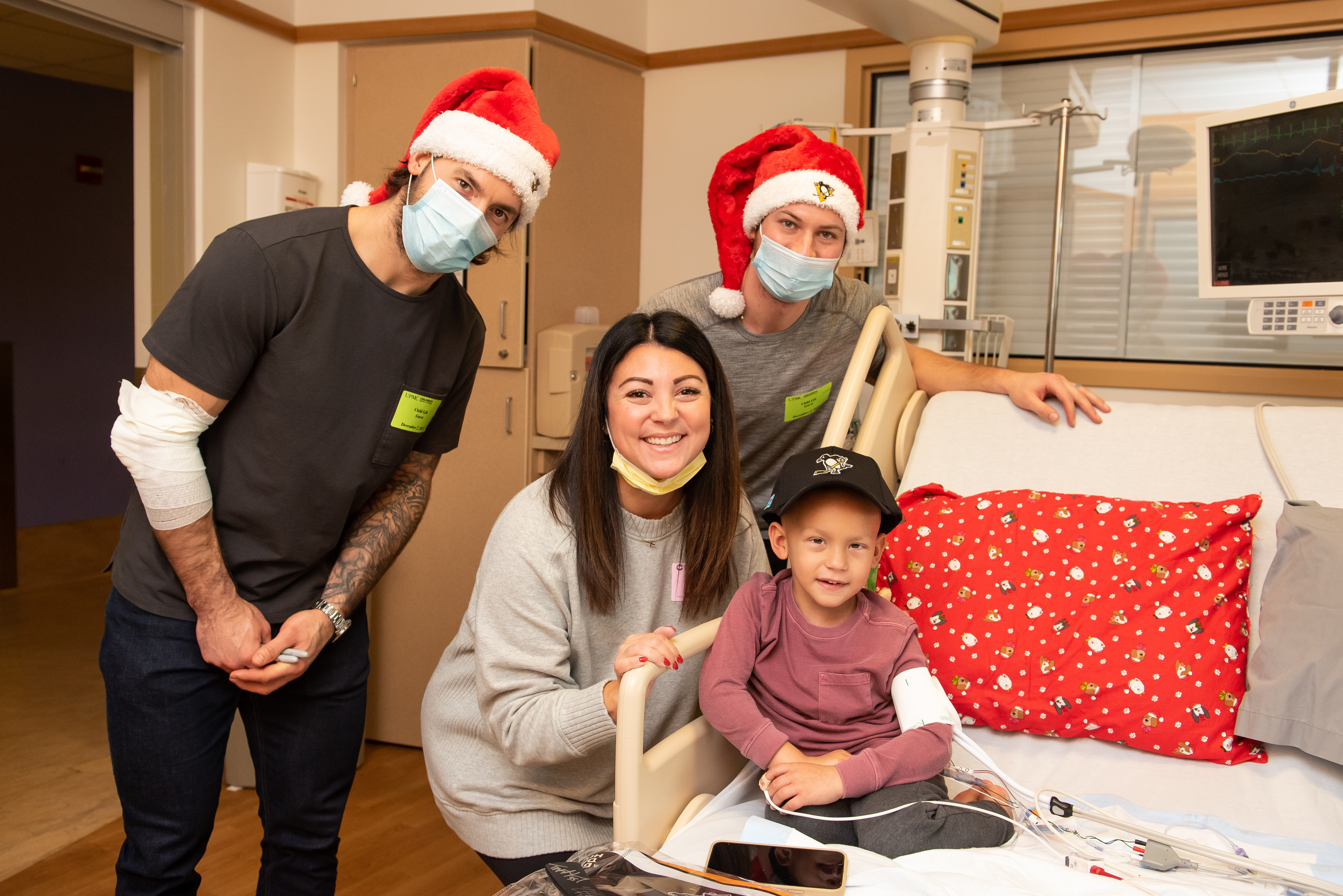 Penguins Play Santa Claus, Spread Holiday Cheer To Ailing Kids At Children's  Hospital - CBS Pittsburgh