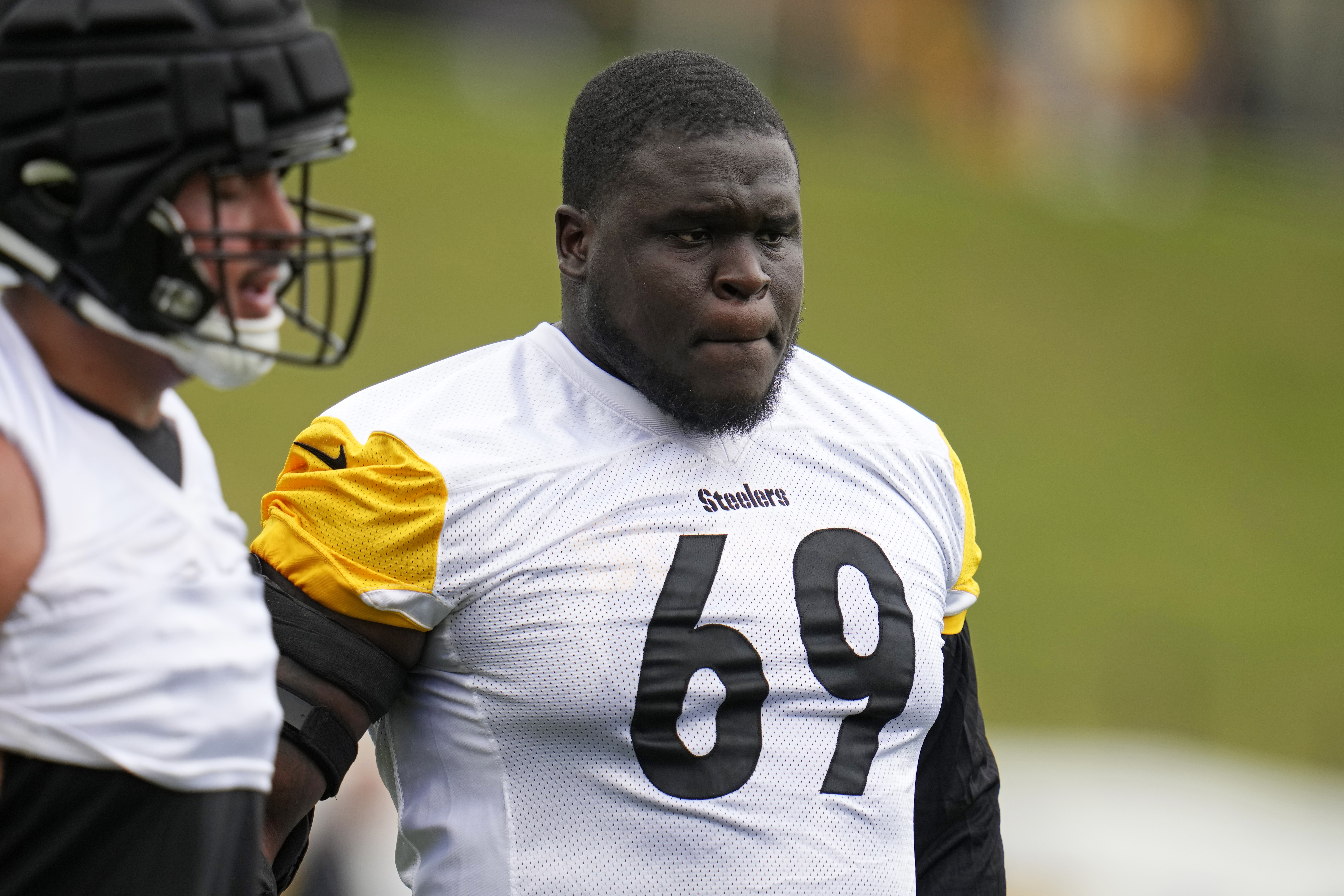 Pittsburgh Steelers guard Kevin Dotson (69) during an NFL football