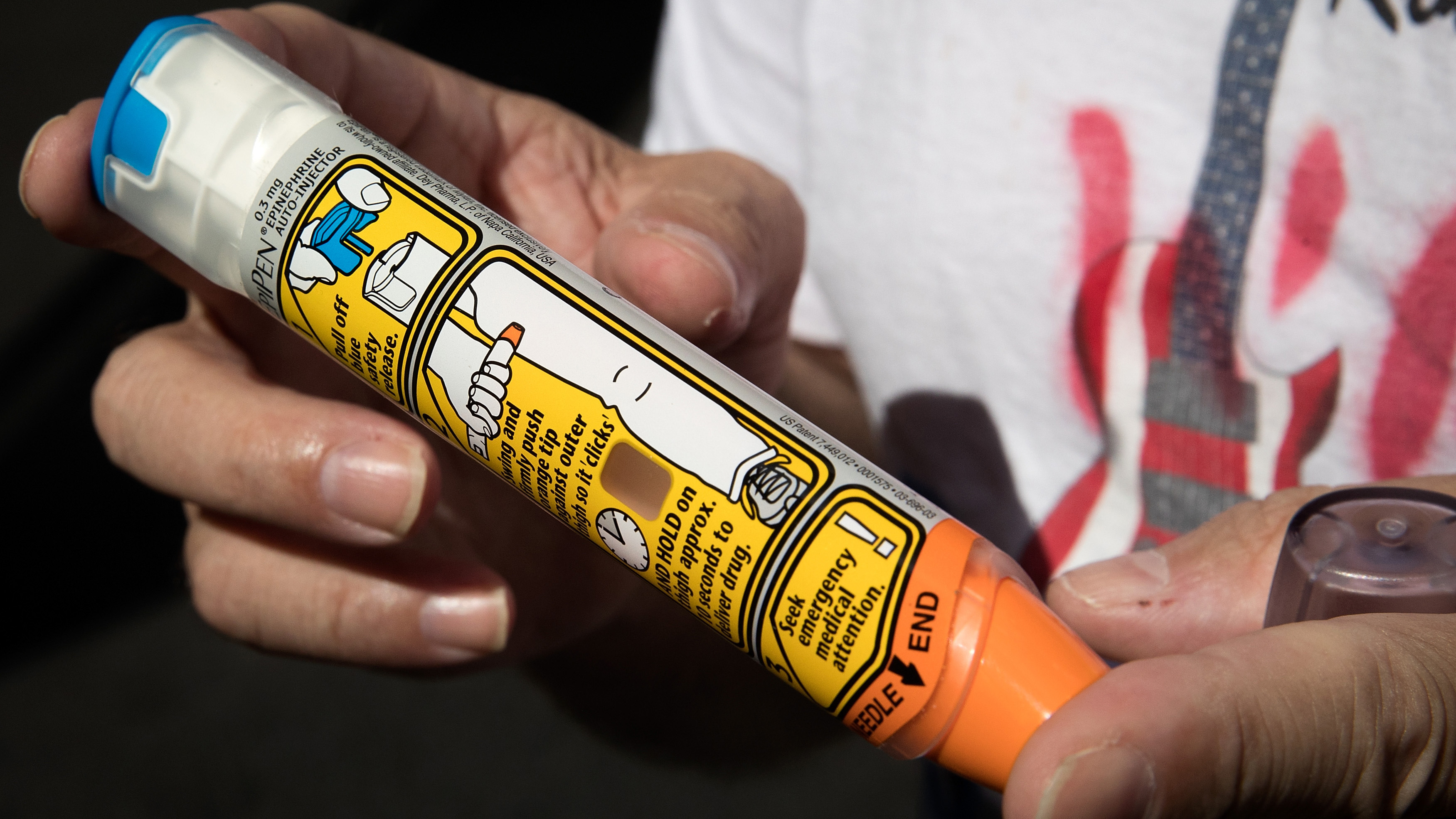 fda-extends-expiration-date-on-some-epipens-due-to-national-drug