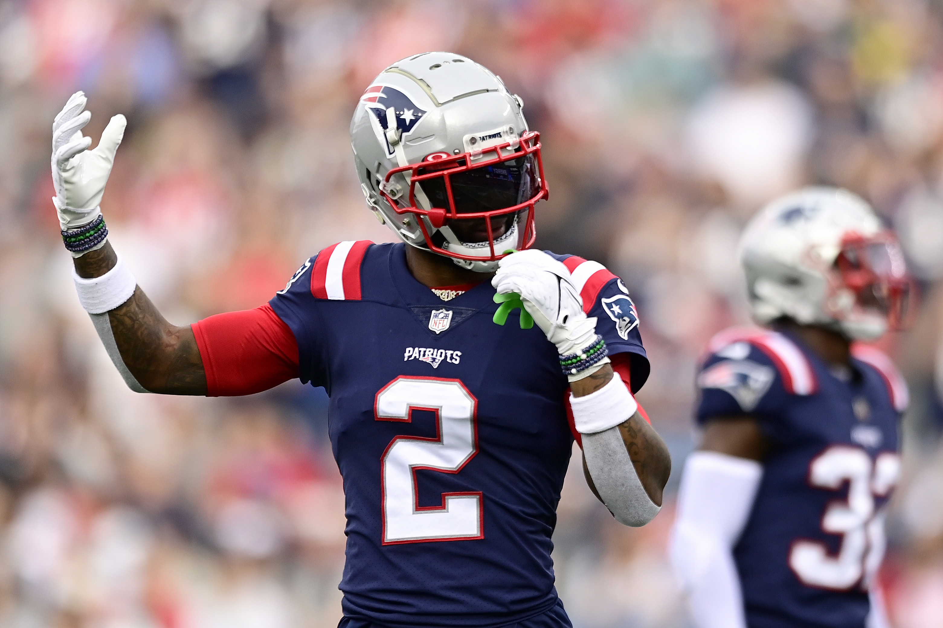 Report: DB Jalen Mills stays with Patriots on revised deal, plans position  switch – Boston 25 News