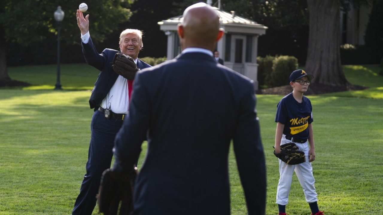 Trump decides not to throw out first pitch at YankeesRed Sox game next