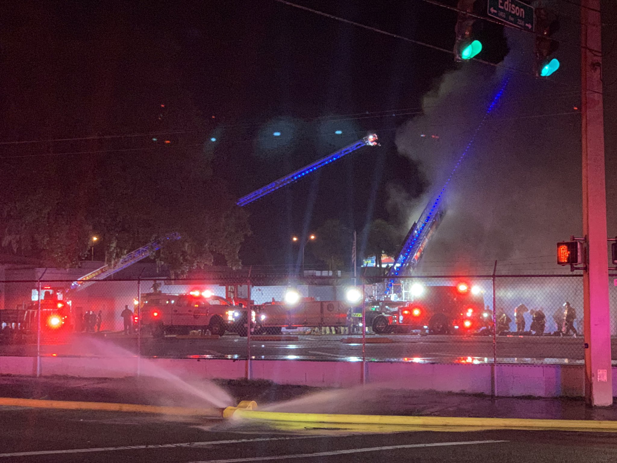 JFRD: Firefighter Injured In Early Morning Mixon Town Fire – 95.1 WAPE