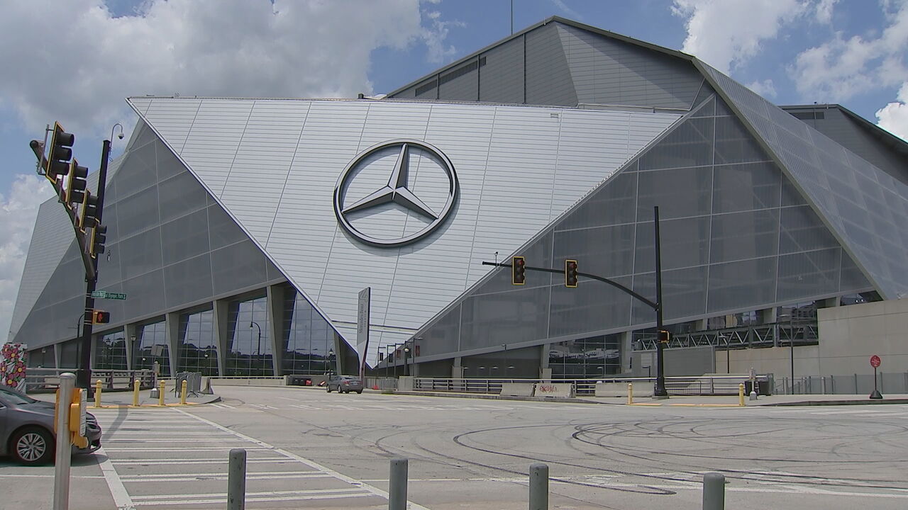 Mercedes-Benz Stadium Wi-Fi saw 12 TB of data used at January's college  championship