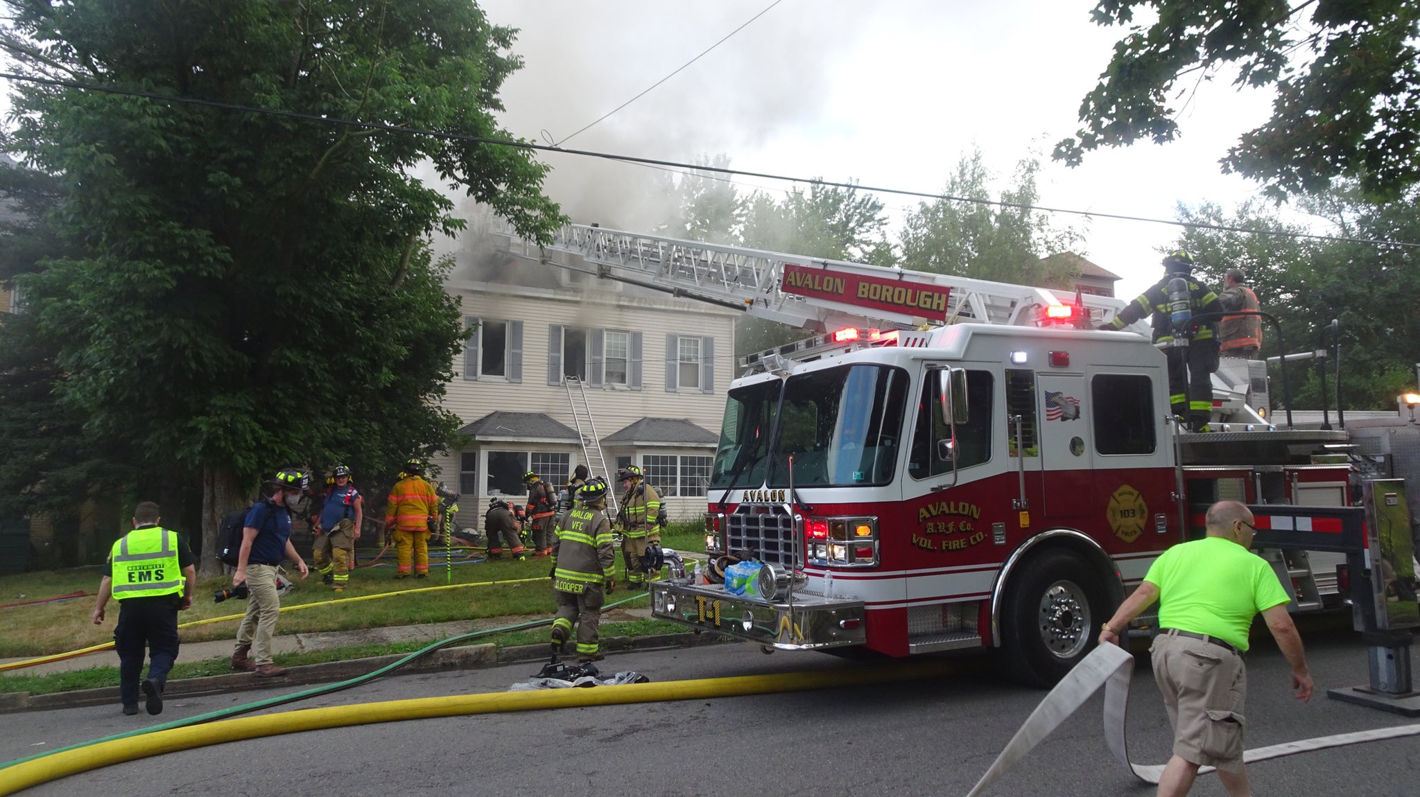 PHOTOS: Heavy smoke pours from home on fire in Bellevue – WPXI