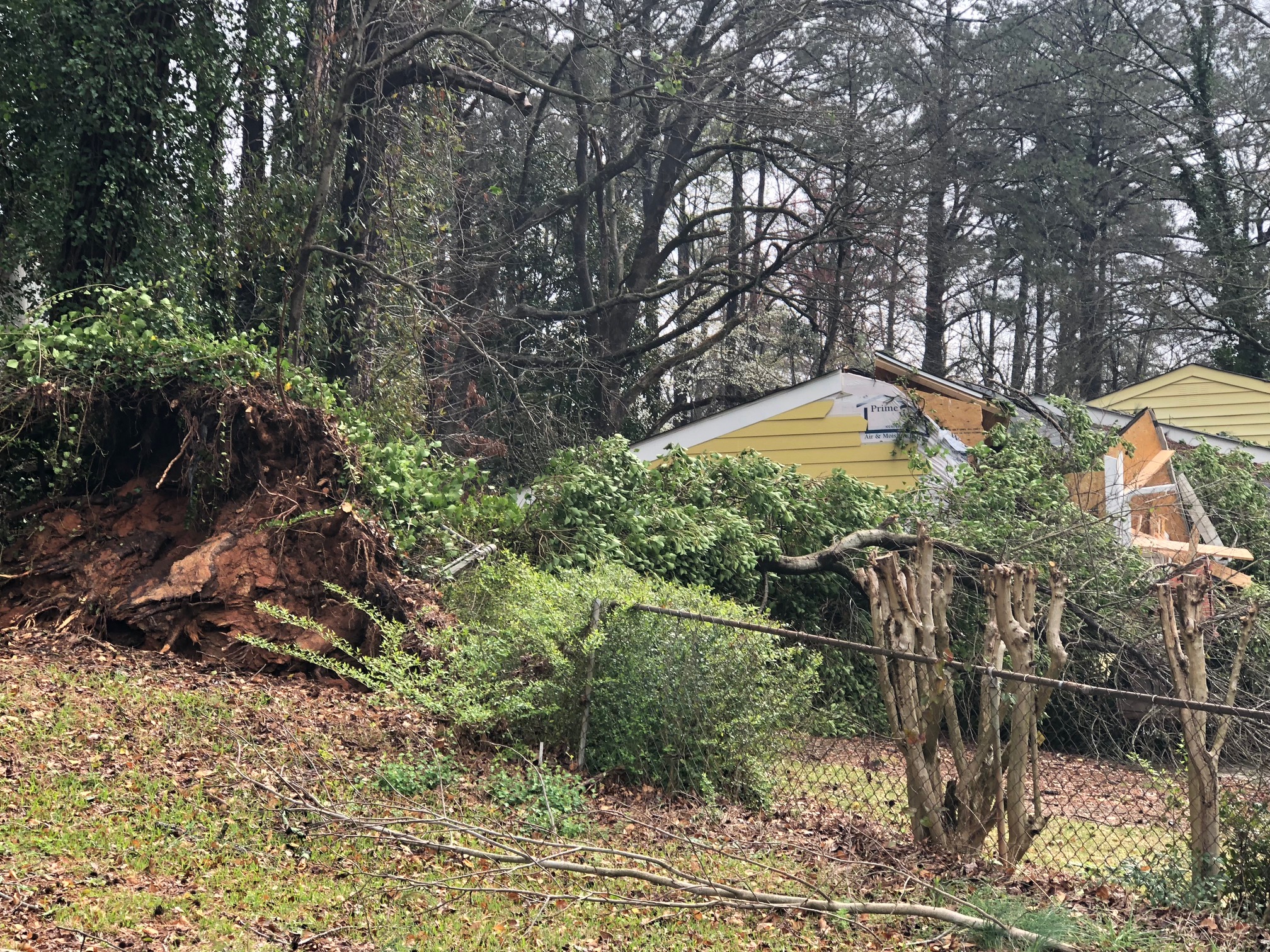 Photos Severe weather leaves path of destruction in Smyrna 95.5 WSB