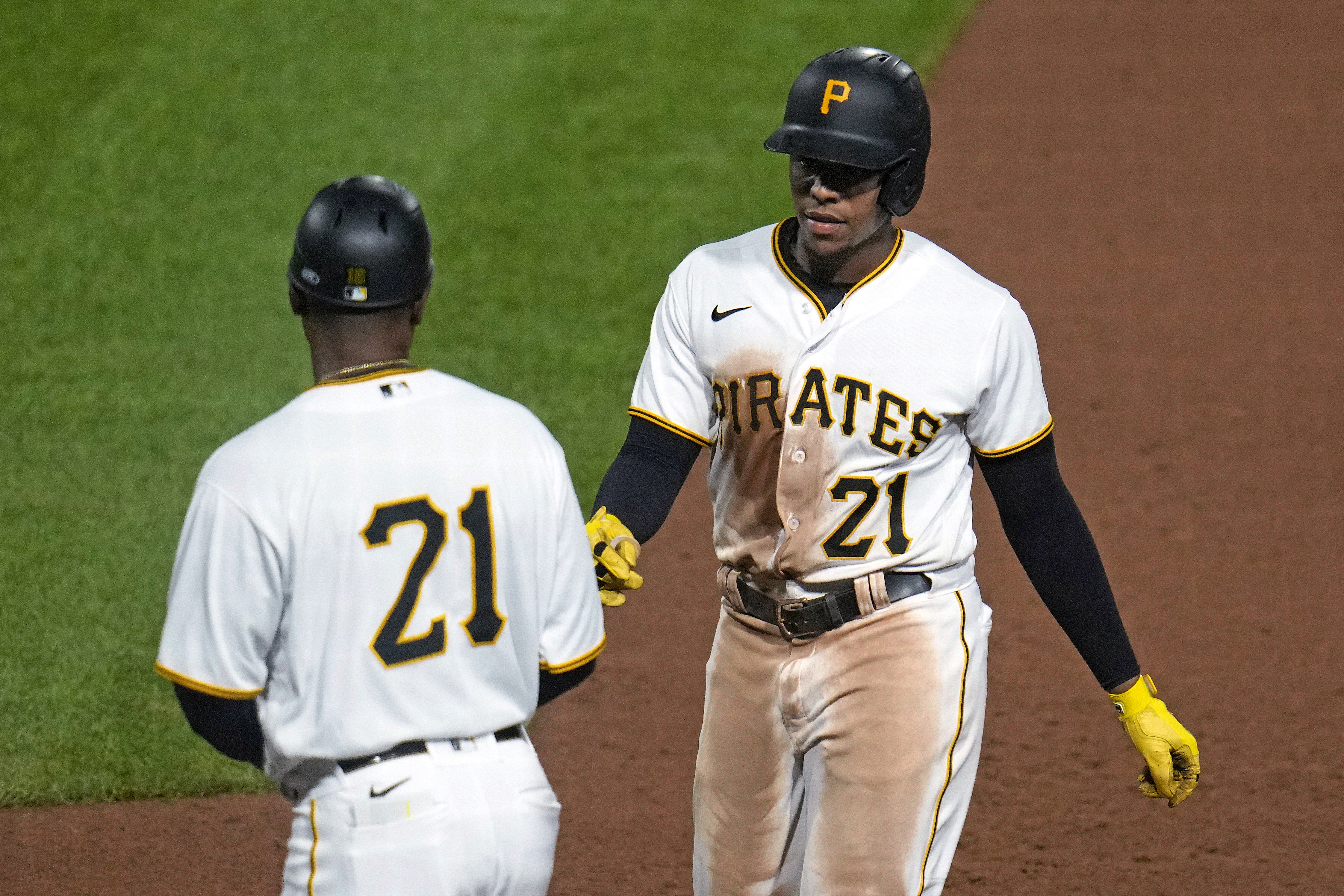 Pittsburgh Pirates Get Blown Out on Roberto Clemente Day