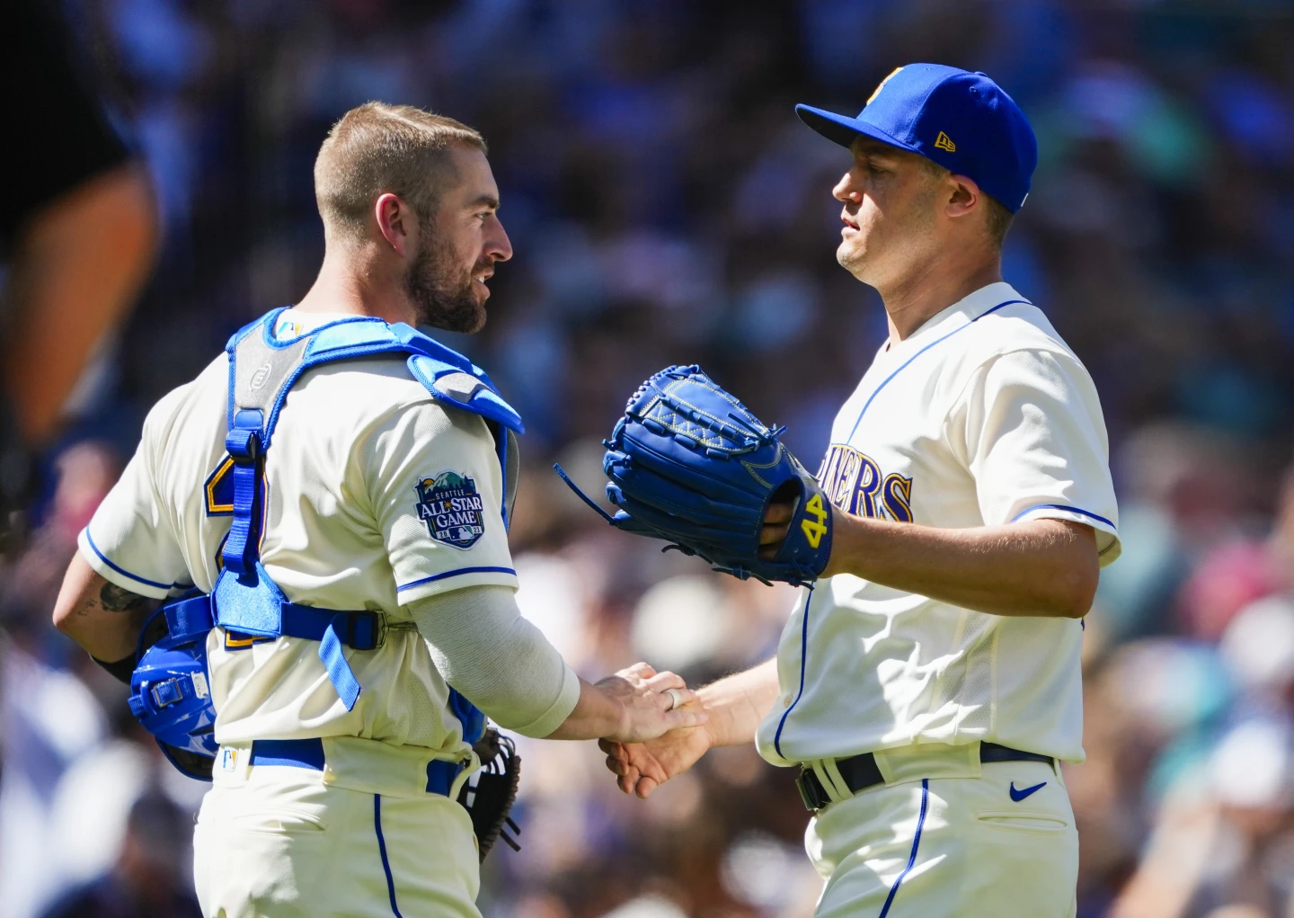 Mariners' Cal Raleigh apologizes for calling out team