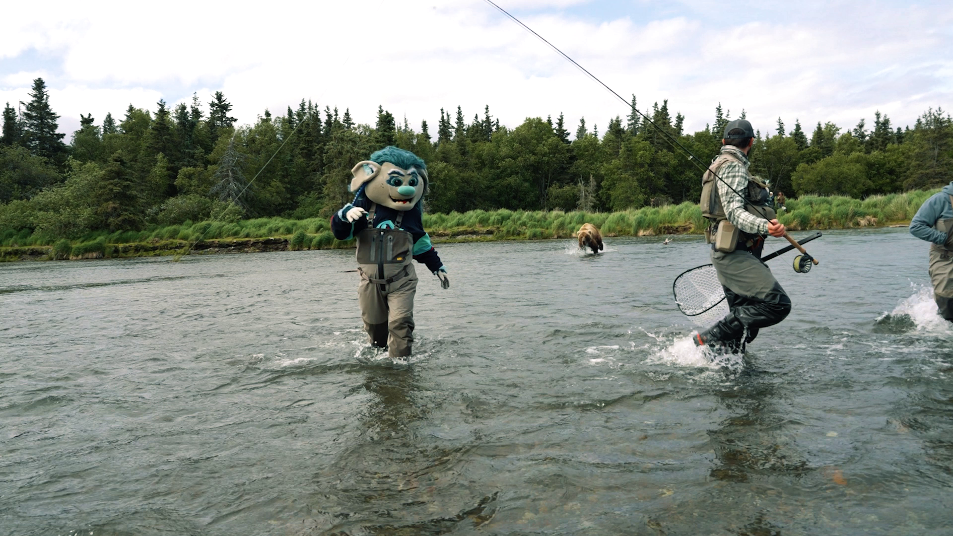 Kraken mascot Buoy escapes surprise bear encounter during