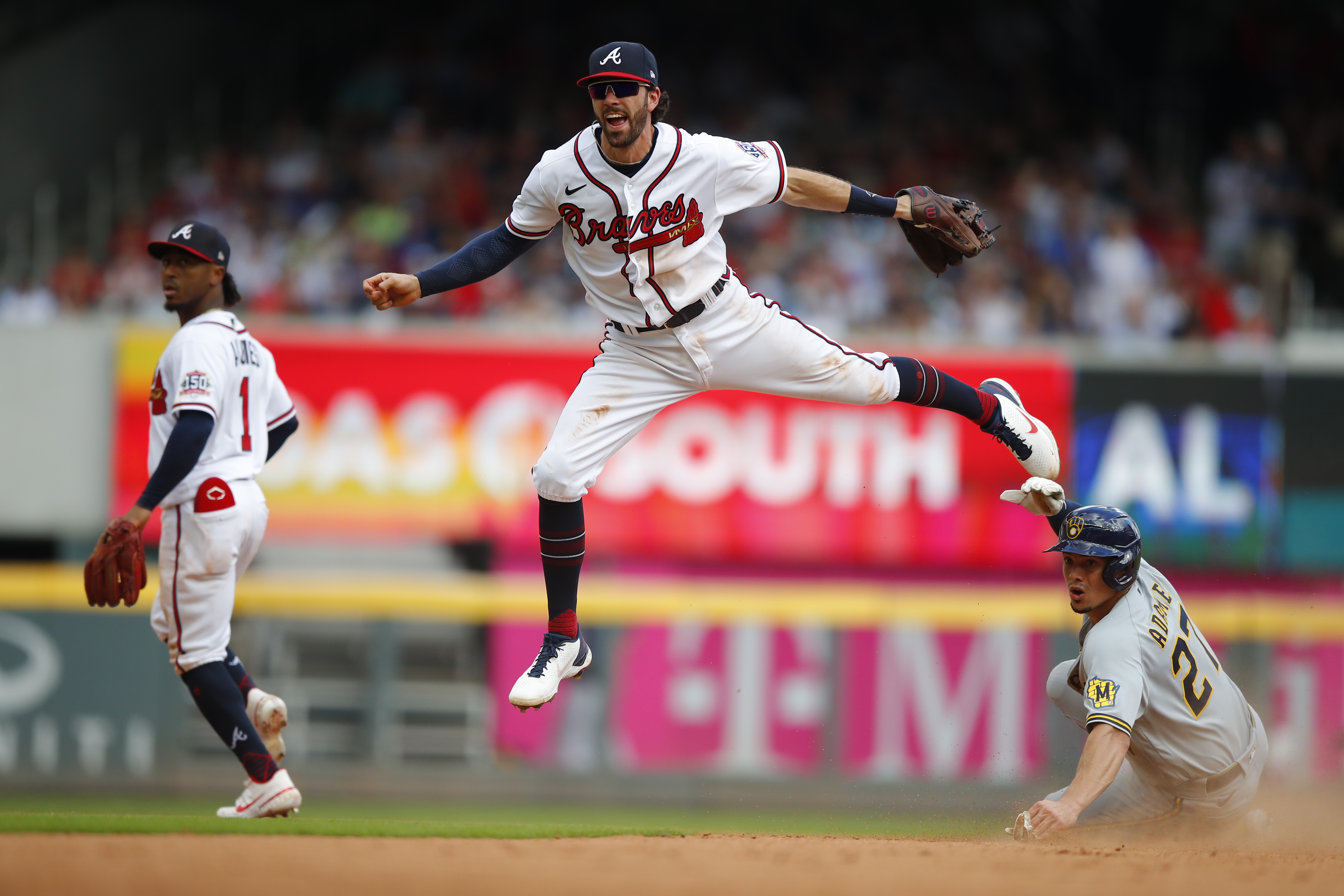 Pearl power: Pederson HR gives Braves 3-0 win, series lead over Brewers –  WSB-TV Channel 2 - Atlanta