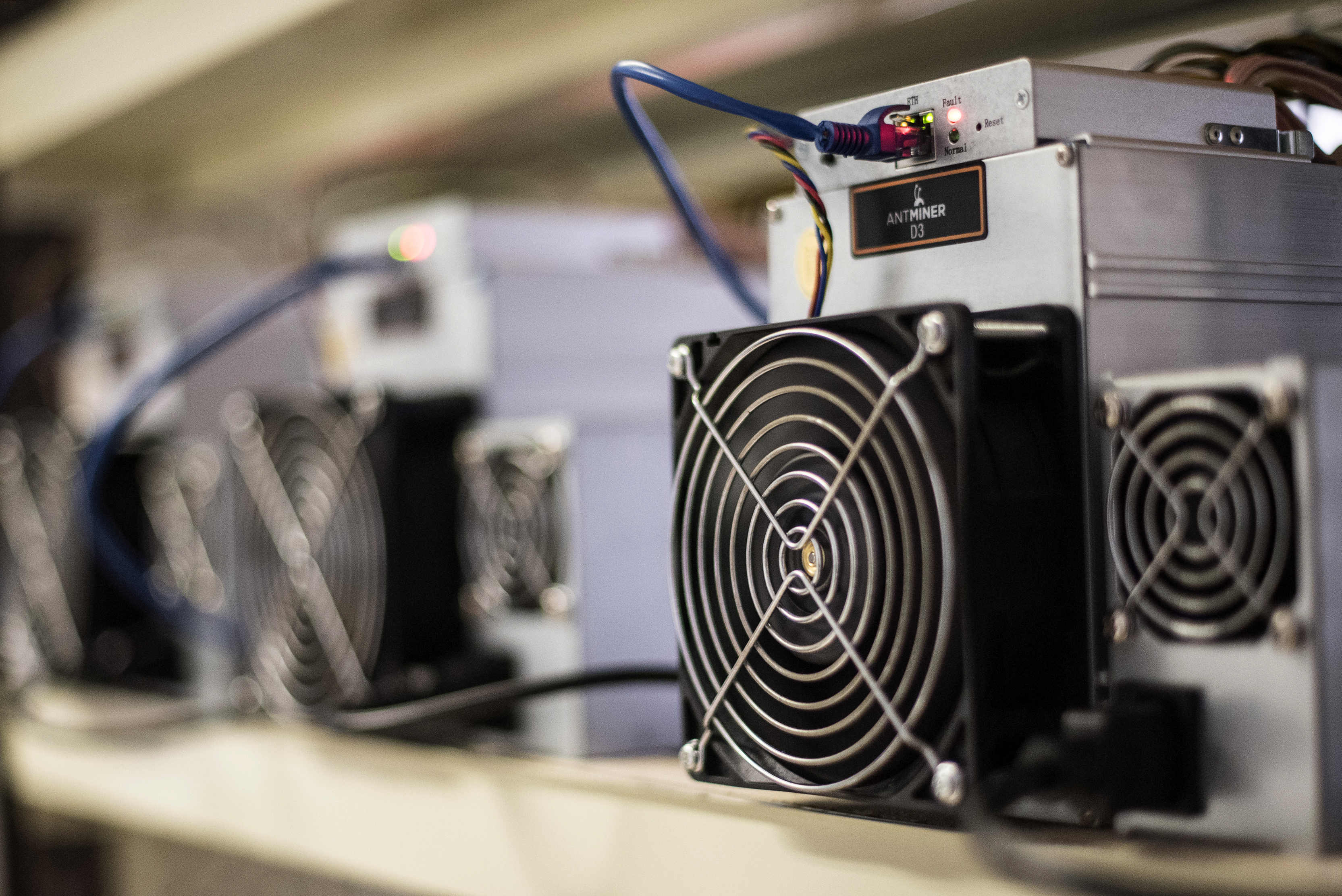 Cryptocurrency mining hardware manufacturers how much bitcoin is left