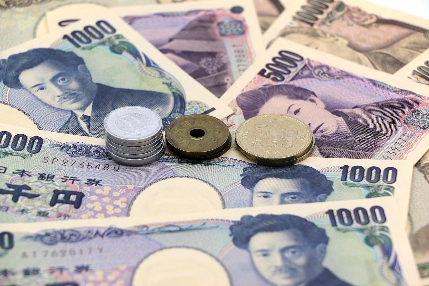Japan’s Biggest Bank to Issue Yen-Pegged Stablecoin for Settlement: Report