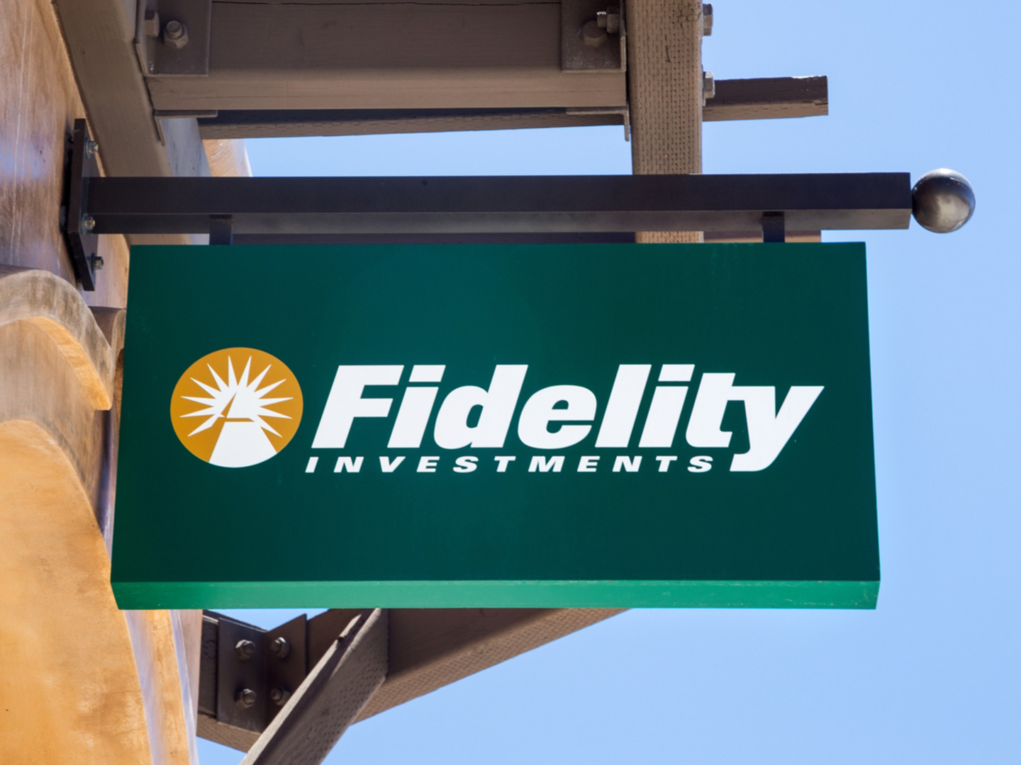 Fidelity Customers Blocked from Accounts by 'Tech Issue' on Website - WSJ