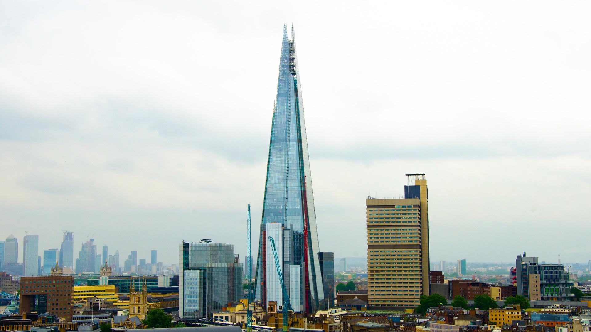 Самое высокое здание лондона. Небоскреб the Shard. Башня Шард в Лондоне. Небоскреб Шард в Лондоне. The Shard Ренцо пиано.