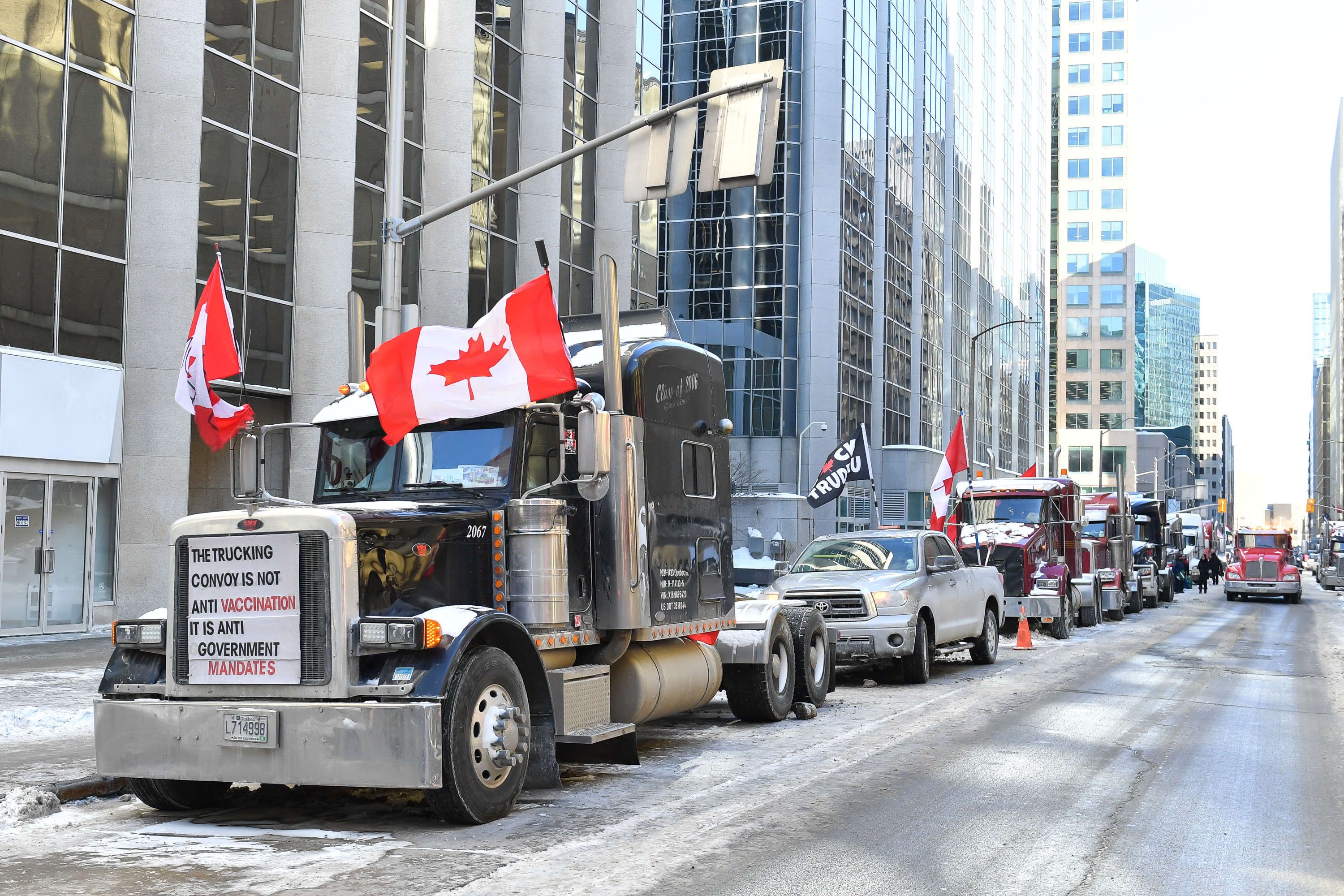 Penki RoboCoin kioskai atvyksta į Kanadą iki metų pabaigos