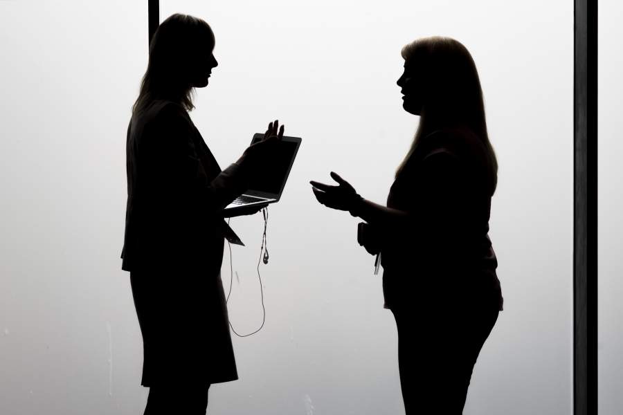 Las dificultades en el acceso al mercado laboral siguen presentes en Chile. Foto: Bloomberg