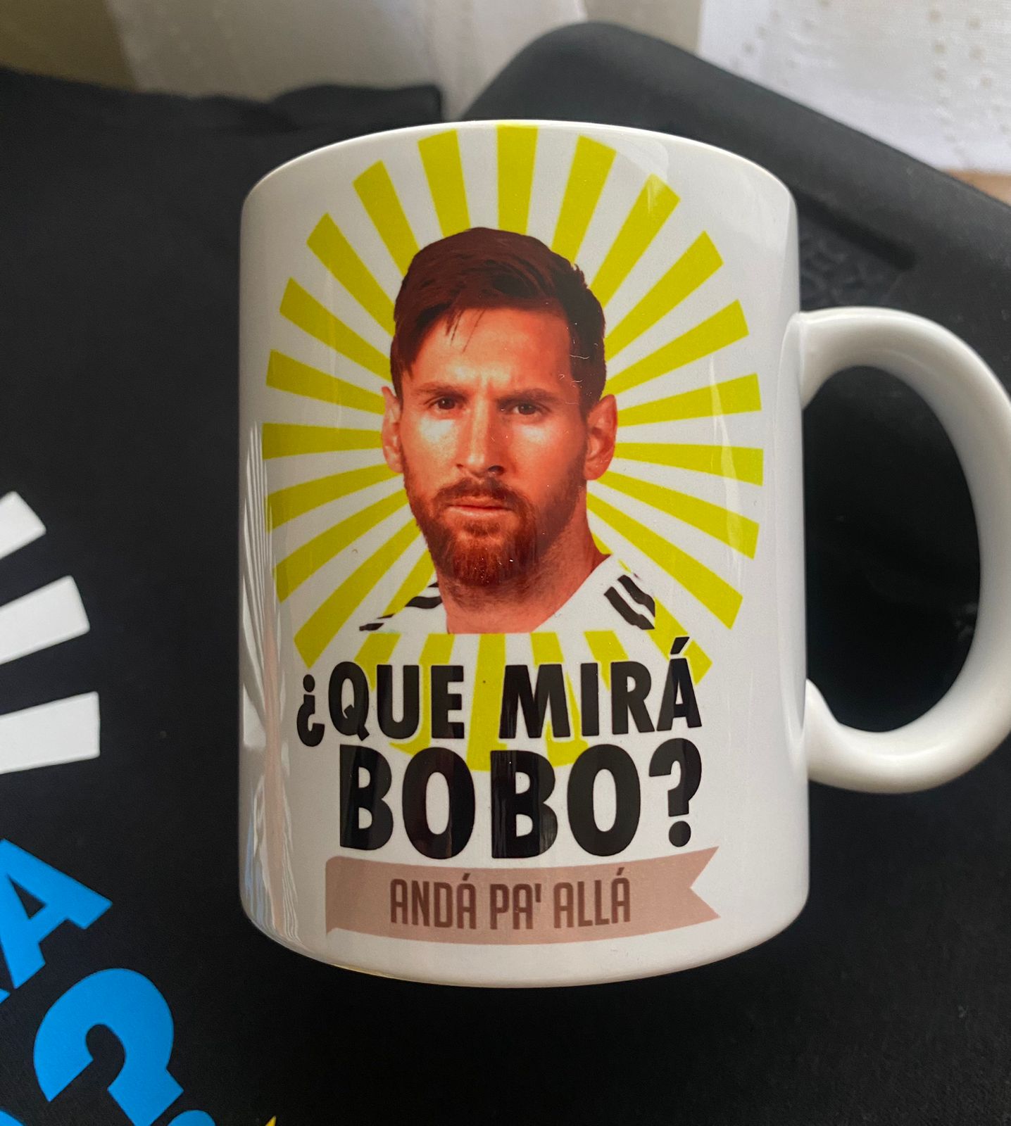 Un tazón con la frase de Messi.