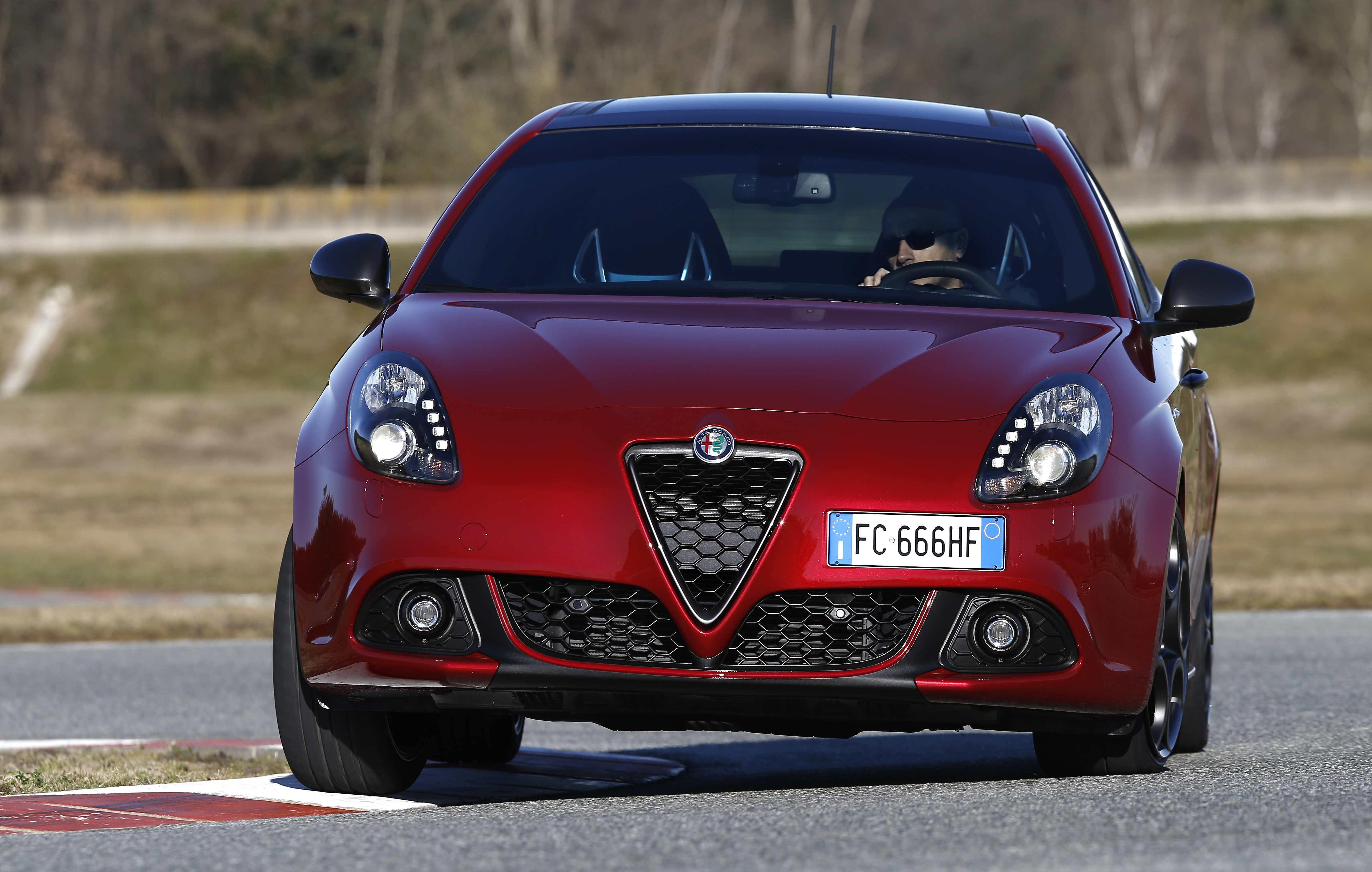 El Alfa Romeo Giulietta adelanta el final de su producción: adiós al  compacto italiano