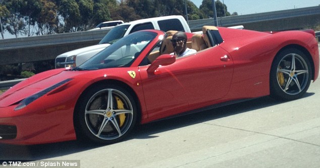 Kobe-Bryant-Ferrari-548-Italia-TMZ-