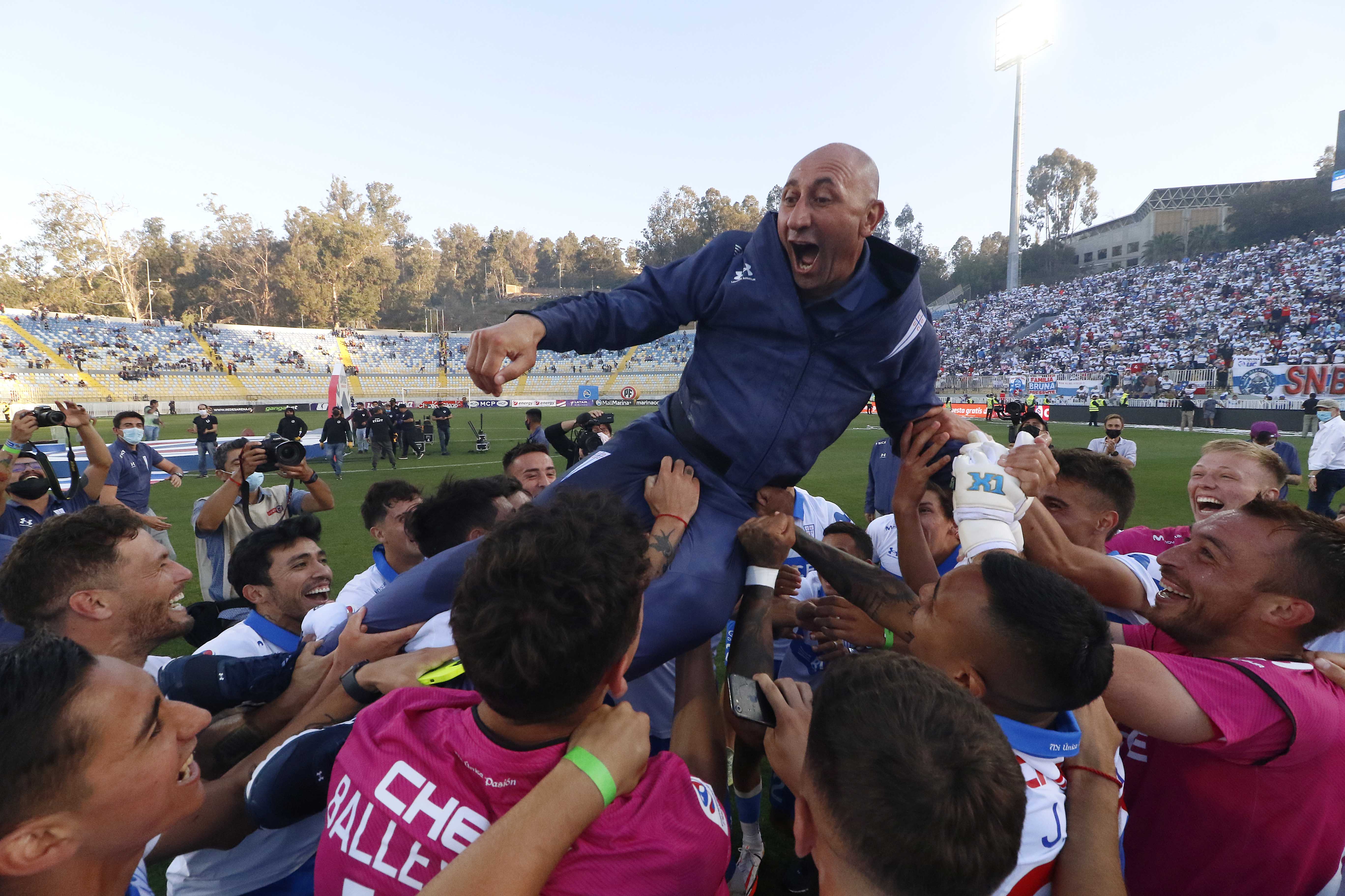 Cristian Paulucci fue ratificado como técnico de Universidad Católica por los próximos dos años.