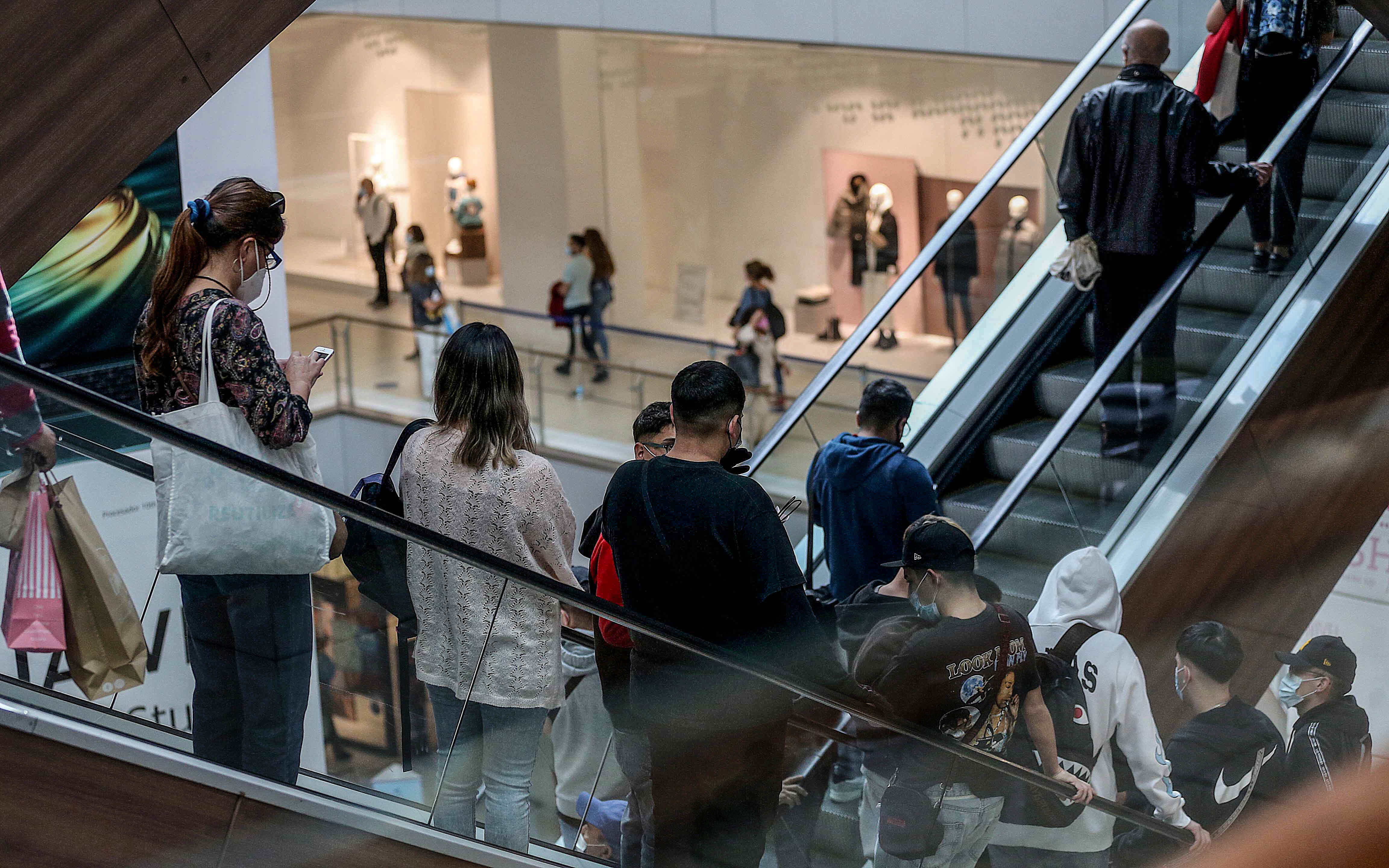 Economía chilena creció más de lo esperado en septiembre y completó seis meses con alzas superiores a los dos dígitos