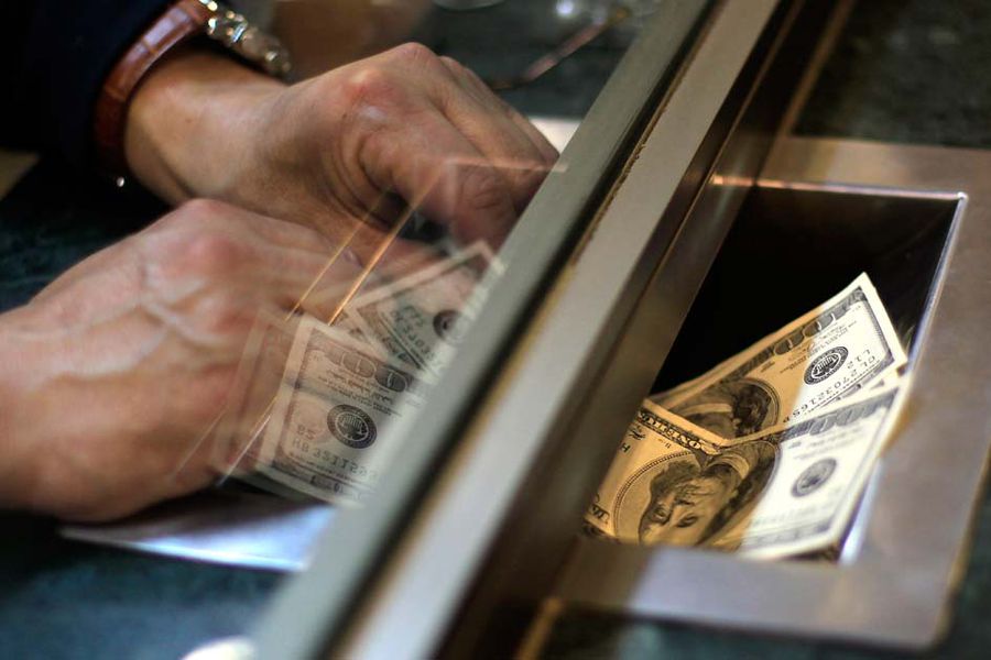 Dólar sigue imparable y se acerca a su máximo histórico a la espera de decisión de tasas de la Fed