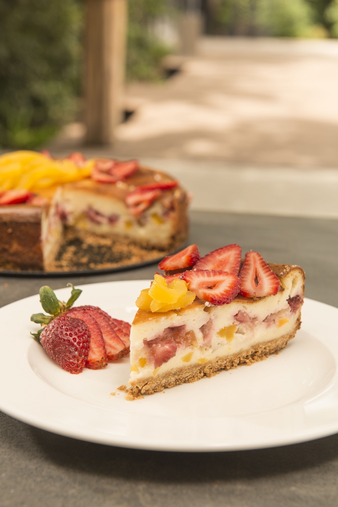 cheesecake papaya y frutillas