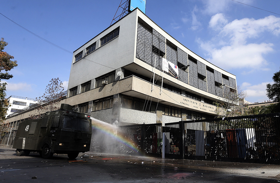 Disturbios en el Instituto Nacional