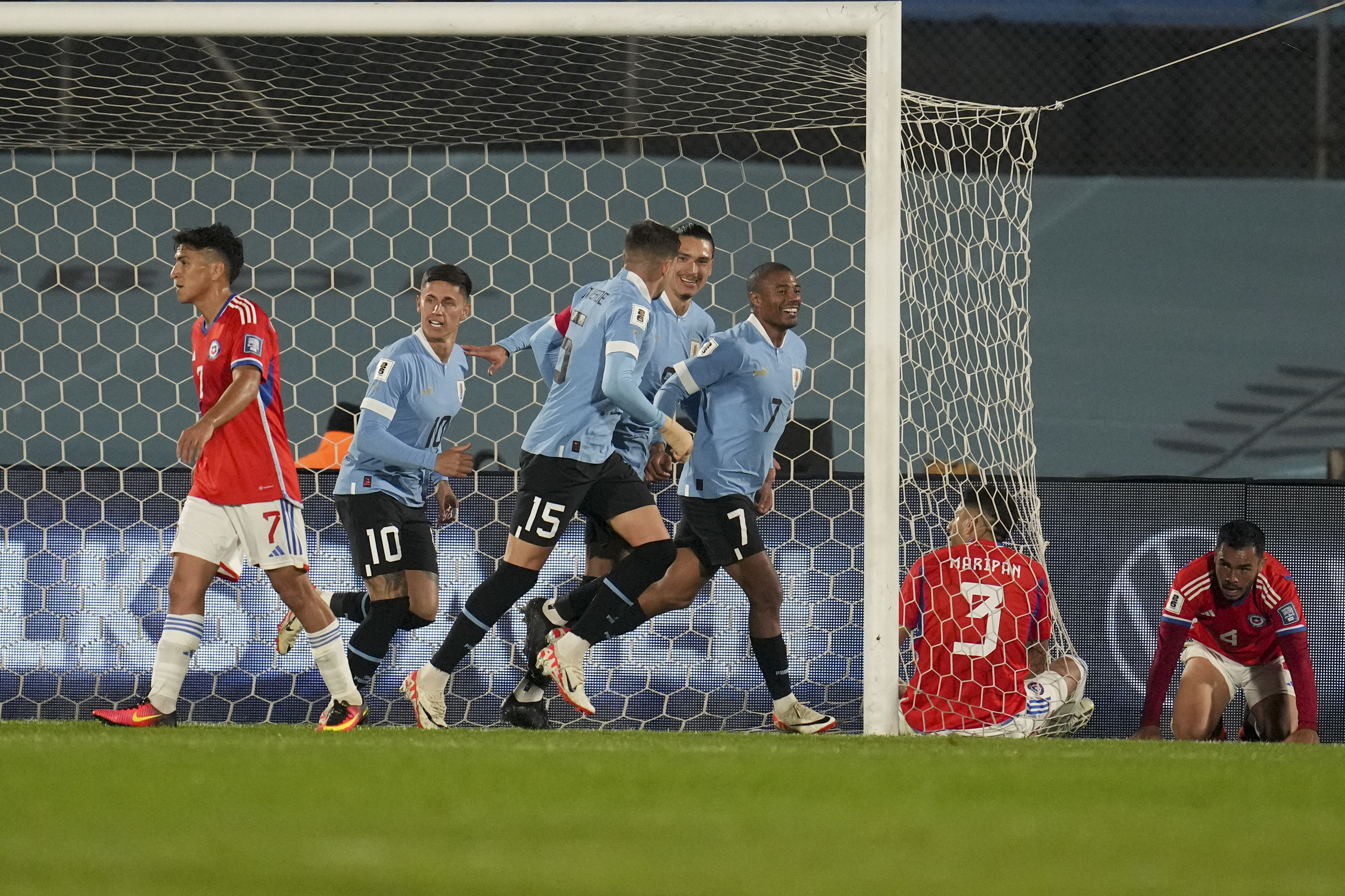  Uruguay debutó con victoria en la hora ante México