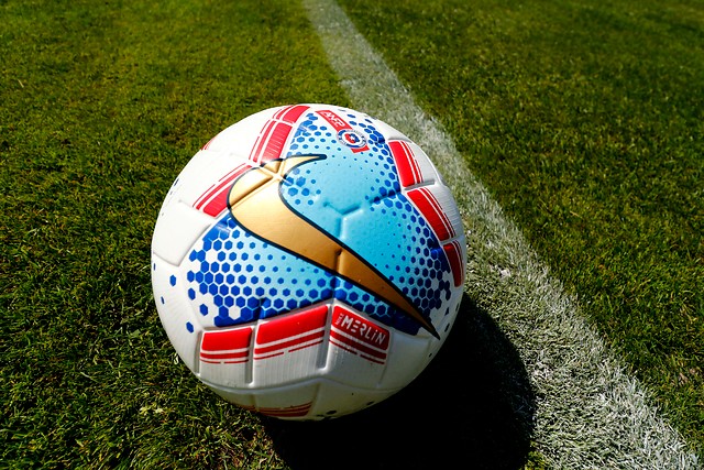 Los millonarios detalles del contrato de la discordia que firmó Sergio  Jadue y que hoy enfrenta a Nike con la ANFP - La Tercera