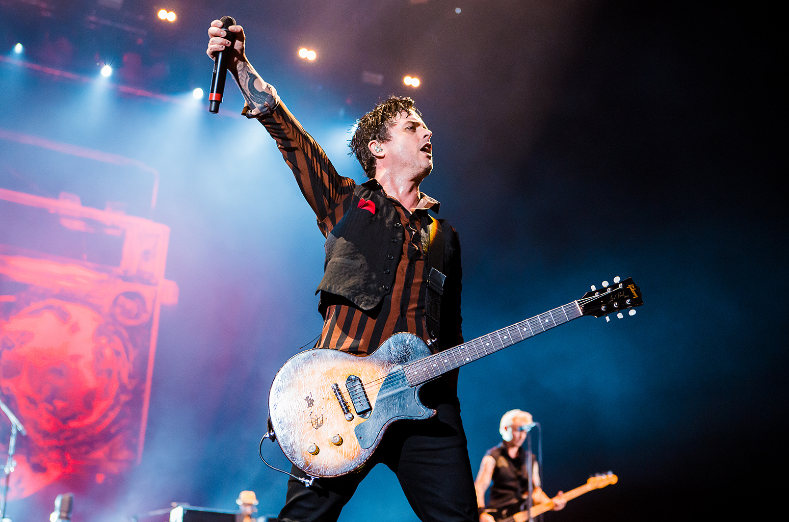 billie-joe-armstrong-green-day-live-nov-3-2017-billboard-1548