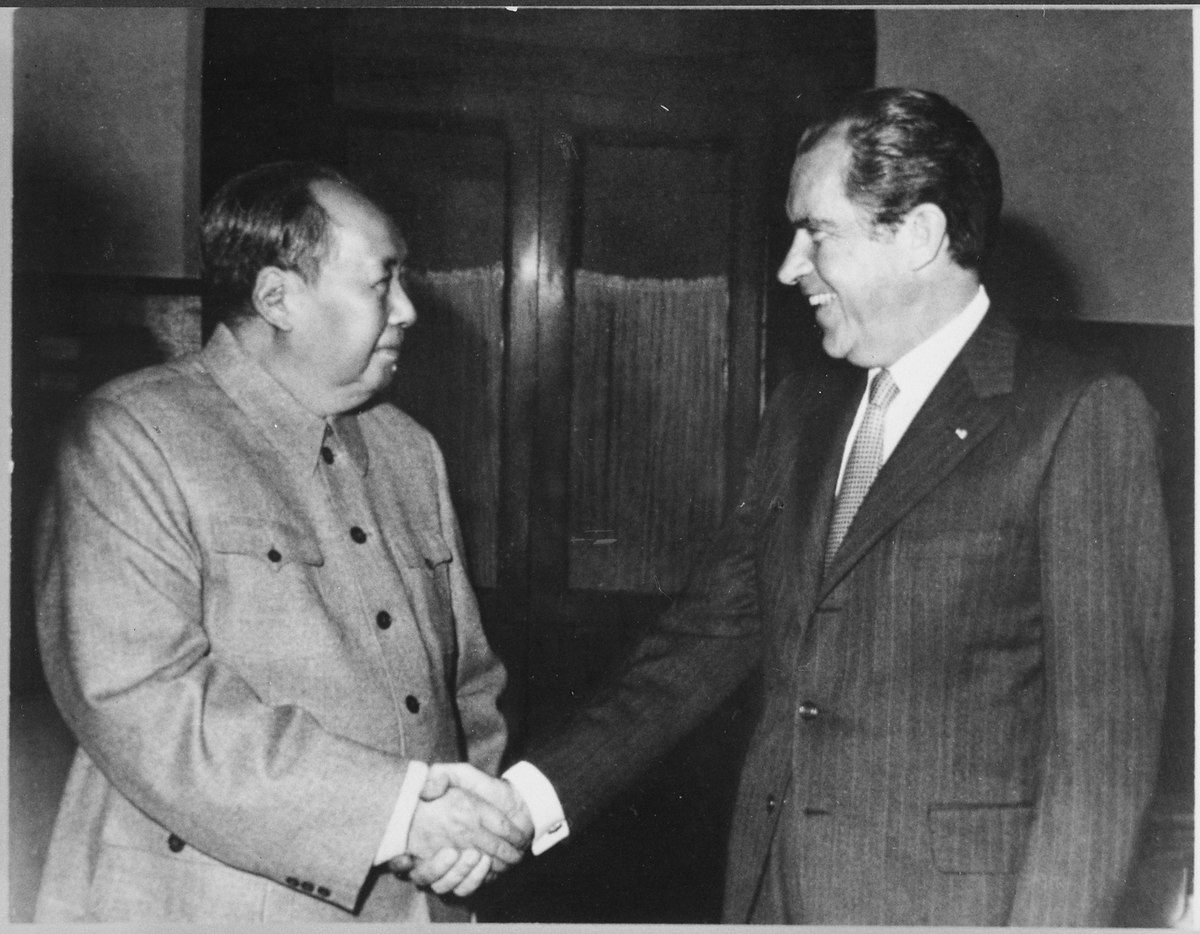 Nixon con Mao en China en febrero de 1972.
