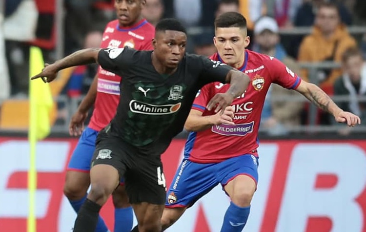 Víctor Méndez en acción, durante el triunfo de CSKA sobre Krasnodar.