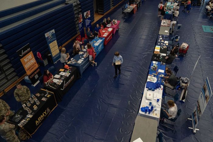 A career fair at a community college.