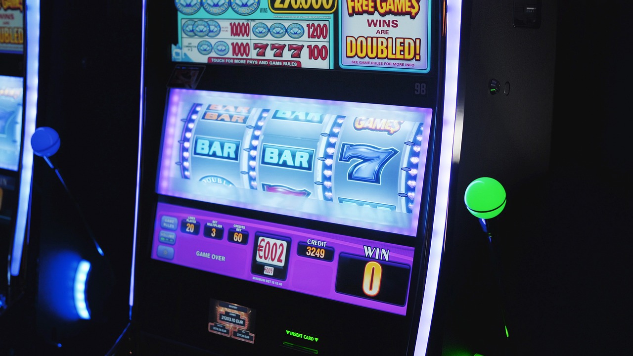 Interfaz de tragamonedas en Jugabet mostrando variedad de juegos