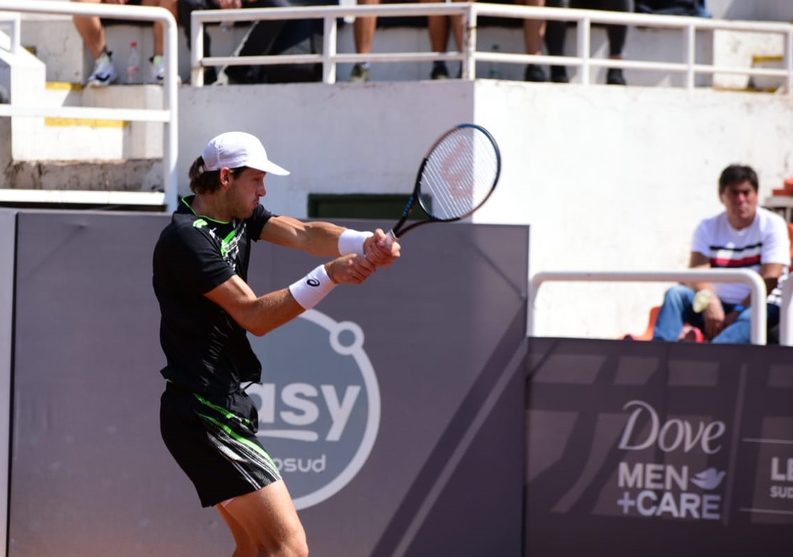 Nicolás Jarry, durante el partido ante Sebastián Báez, por el Challenger de Santiago 2.